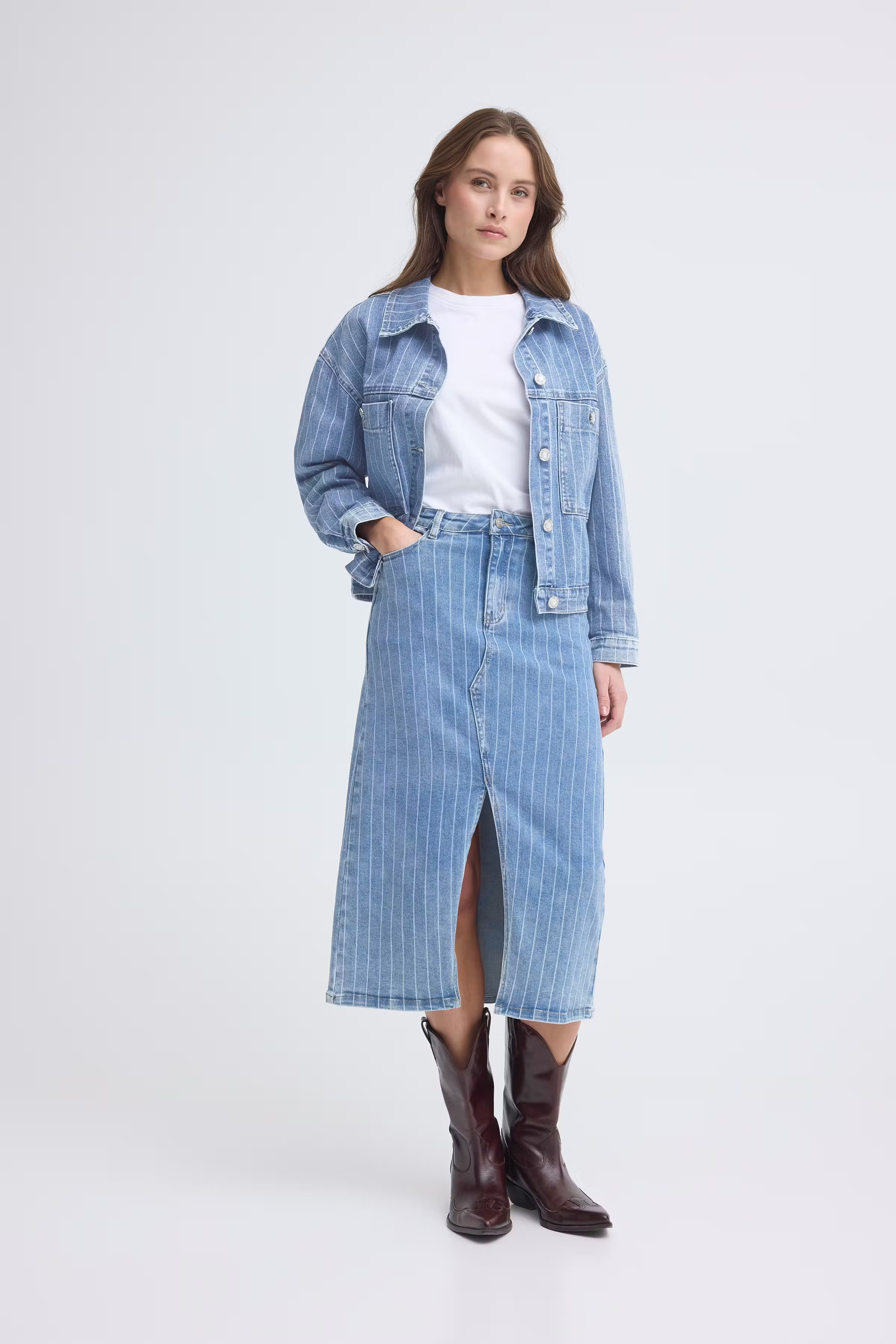 SBSTRIBEY Skjørt LOOKBOOK FRONT 22100967-202820