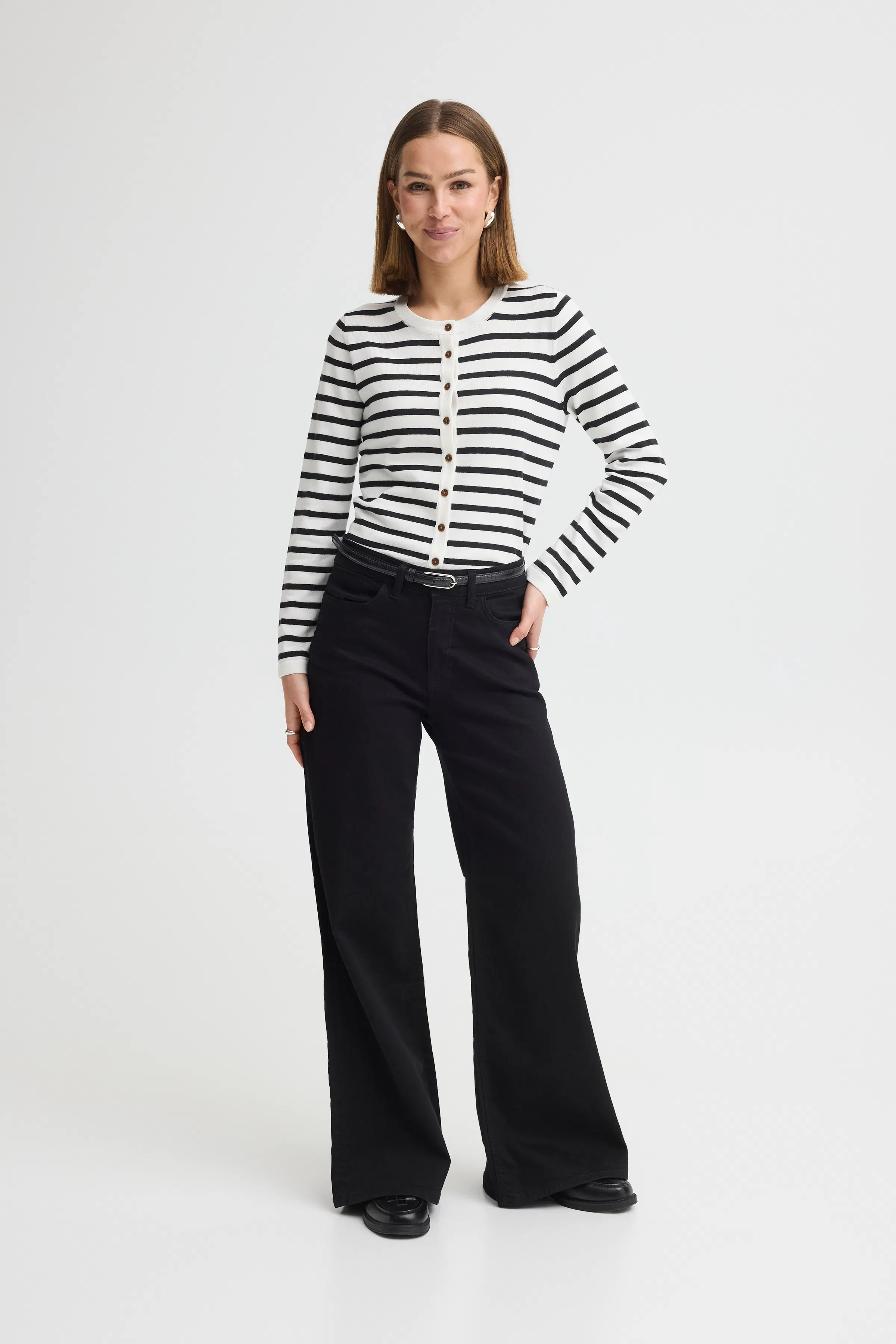 IHLULS O-Neck Cardigan LOOKBOOK FRONT 20125808-900007009