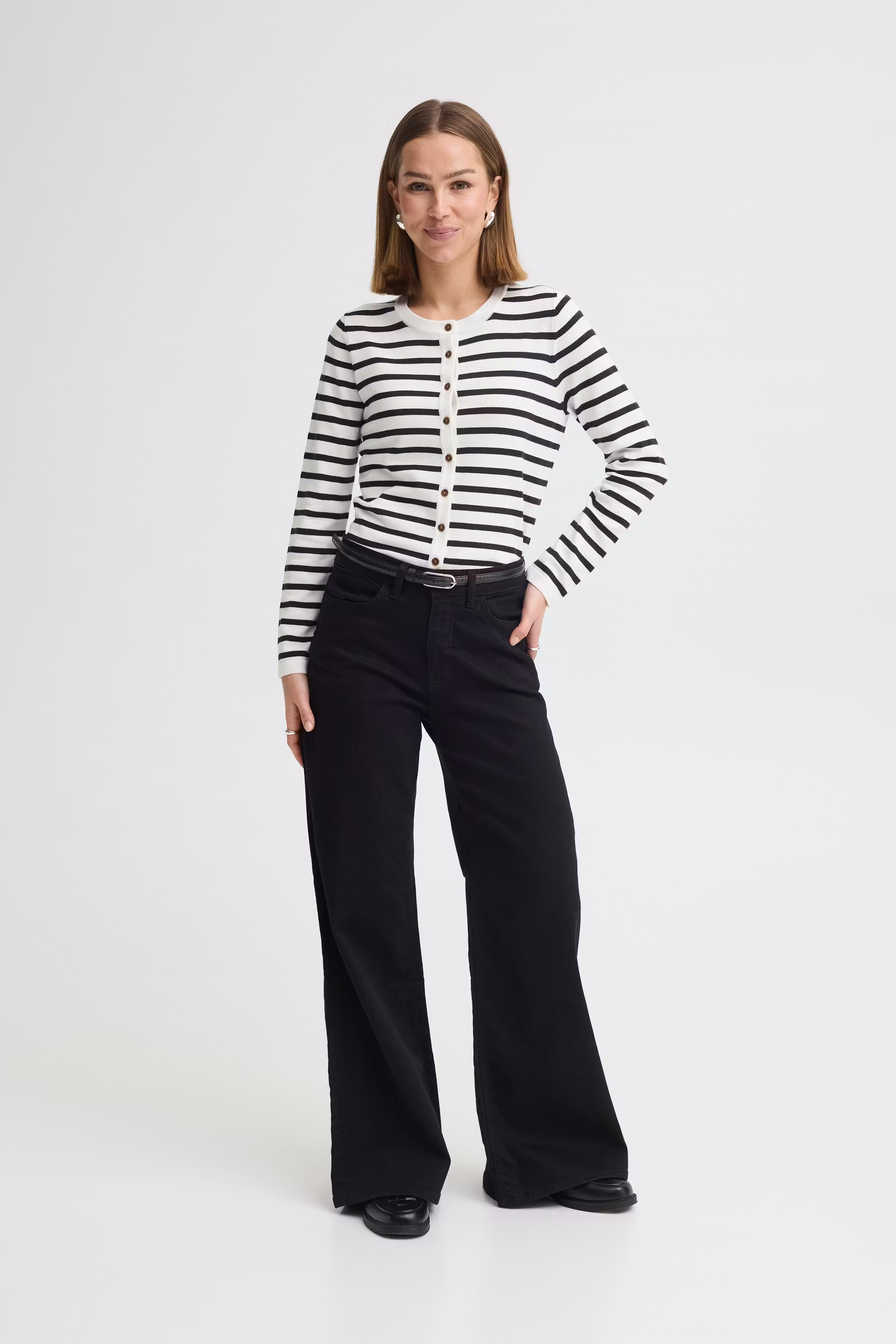 IHLULS O-Neck Cardigan LOOKBOOK FRONT 20125808-900007009