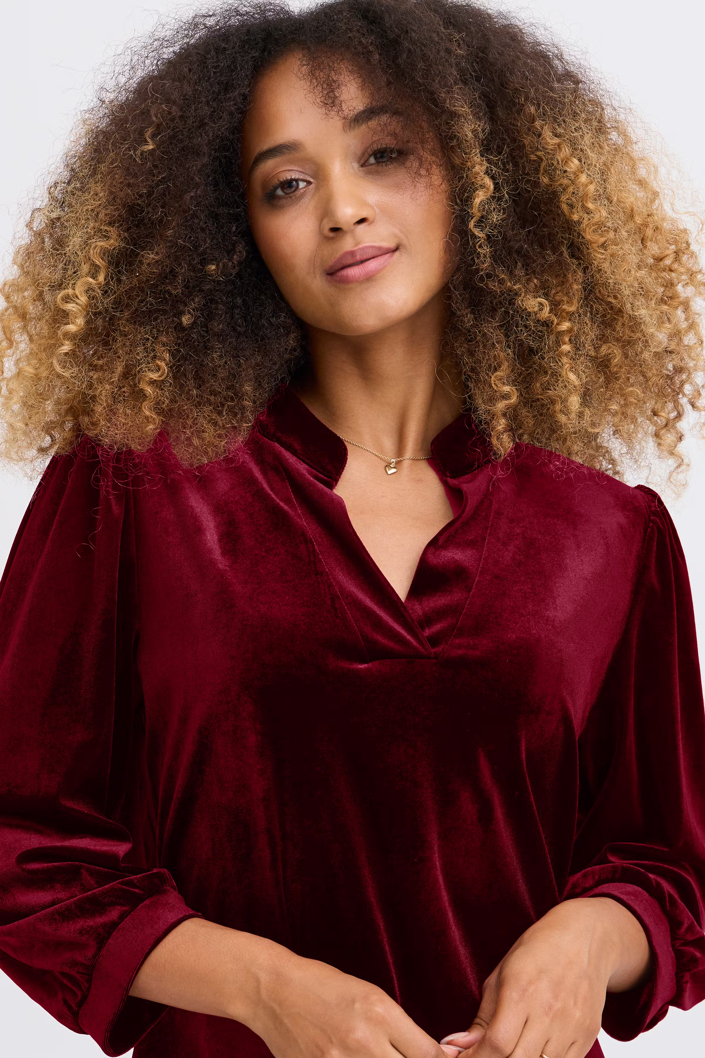 SBVELVETTA Bluse LOOKBOOK DETAIL 22100855-191535