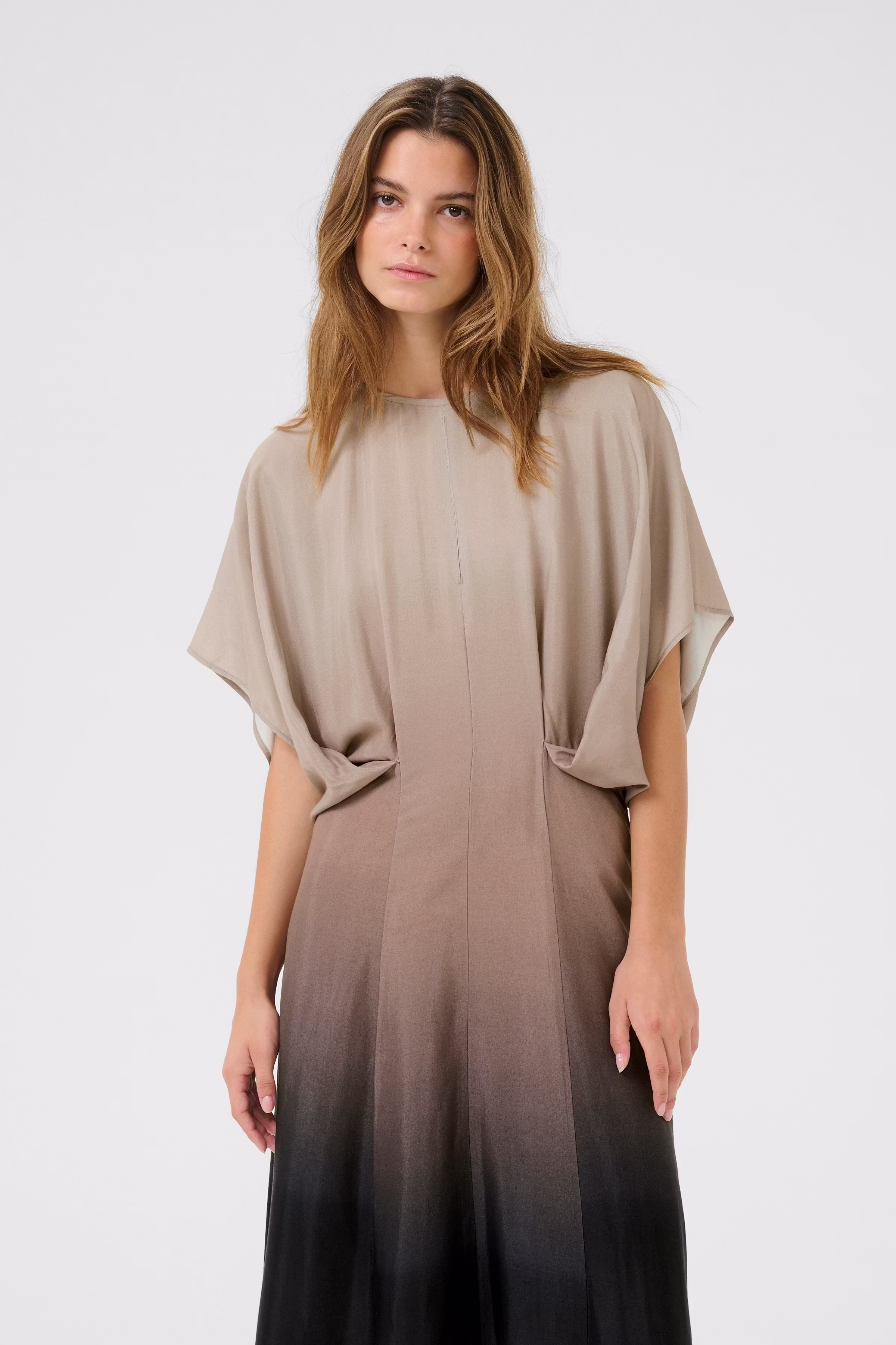 KBUrsula Kjole LOOKBOOK FRONT 10105391-107410