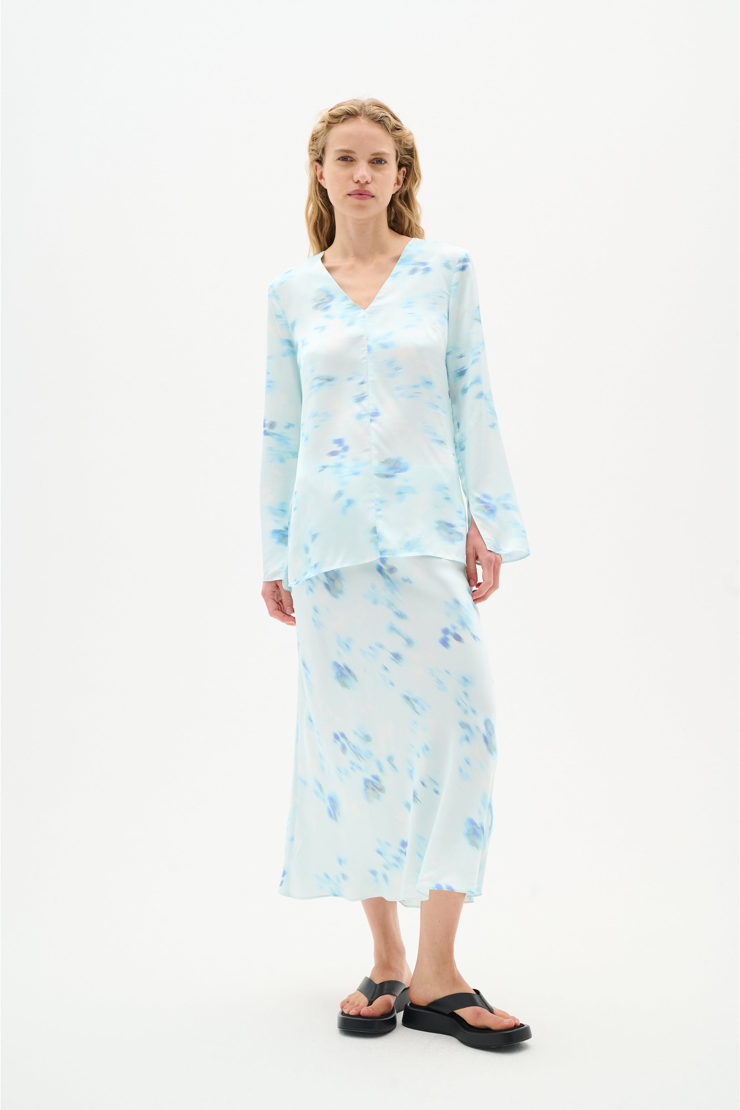 CassIW Skirt LOOKBOOK FRONT 30110224-303529