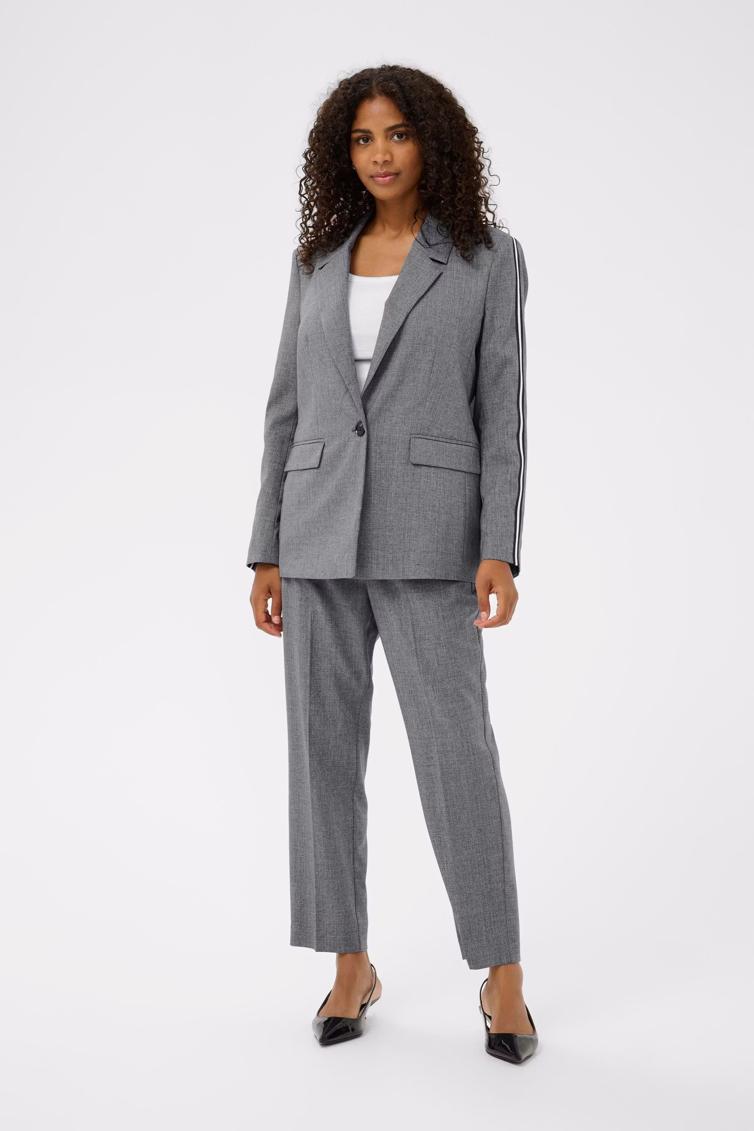 KAramona Hose LOOKBOOK FRONT 10511075-100123