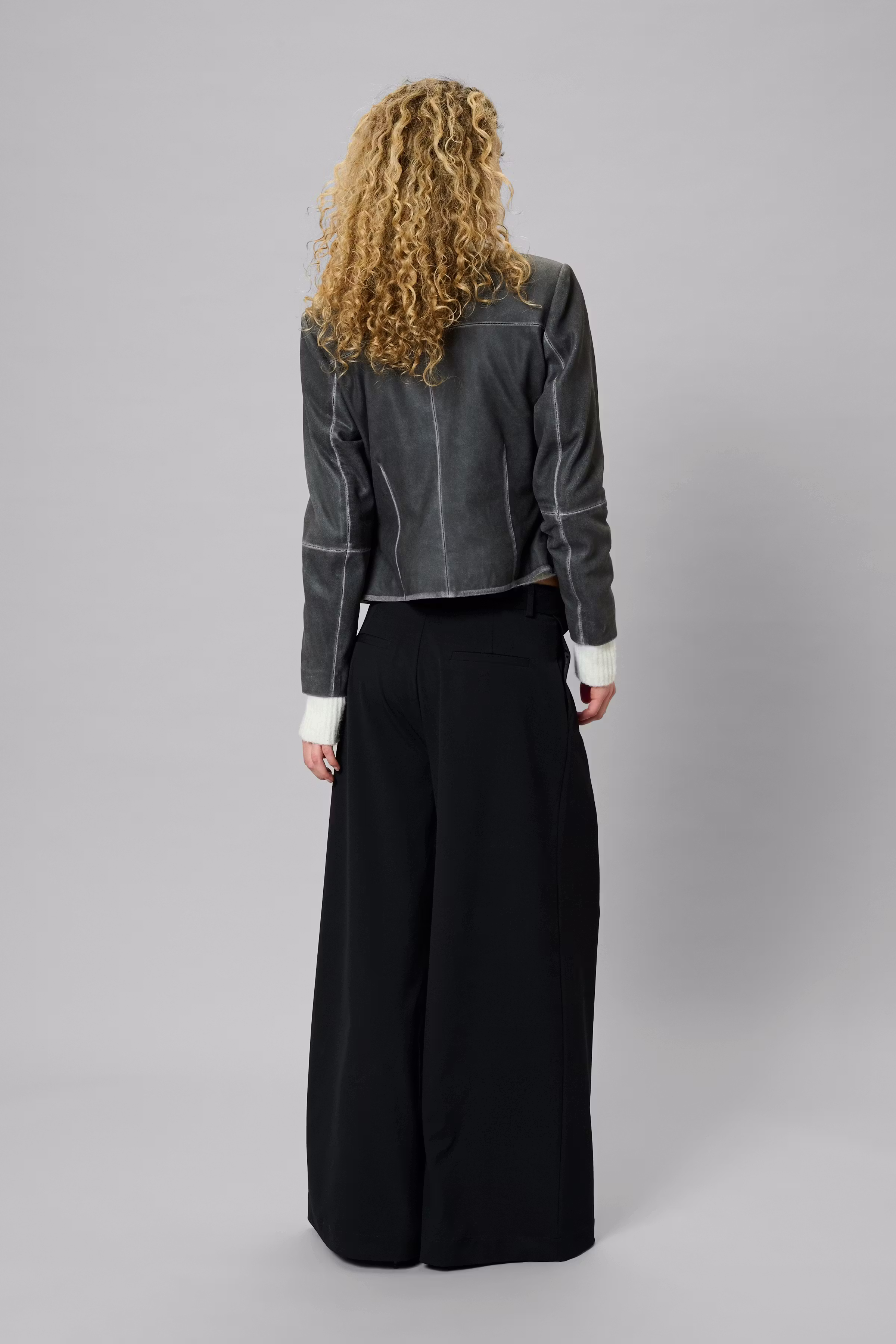 MWHace Hose LOOKBOOK BACK 10705331-100031