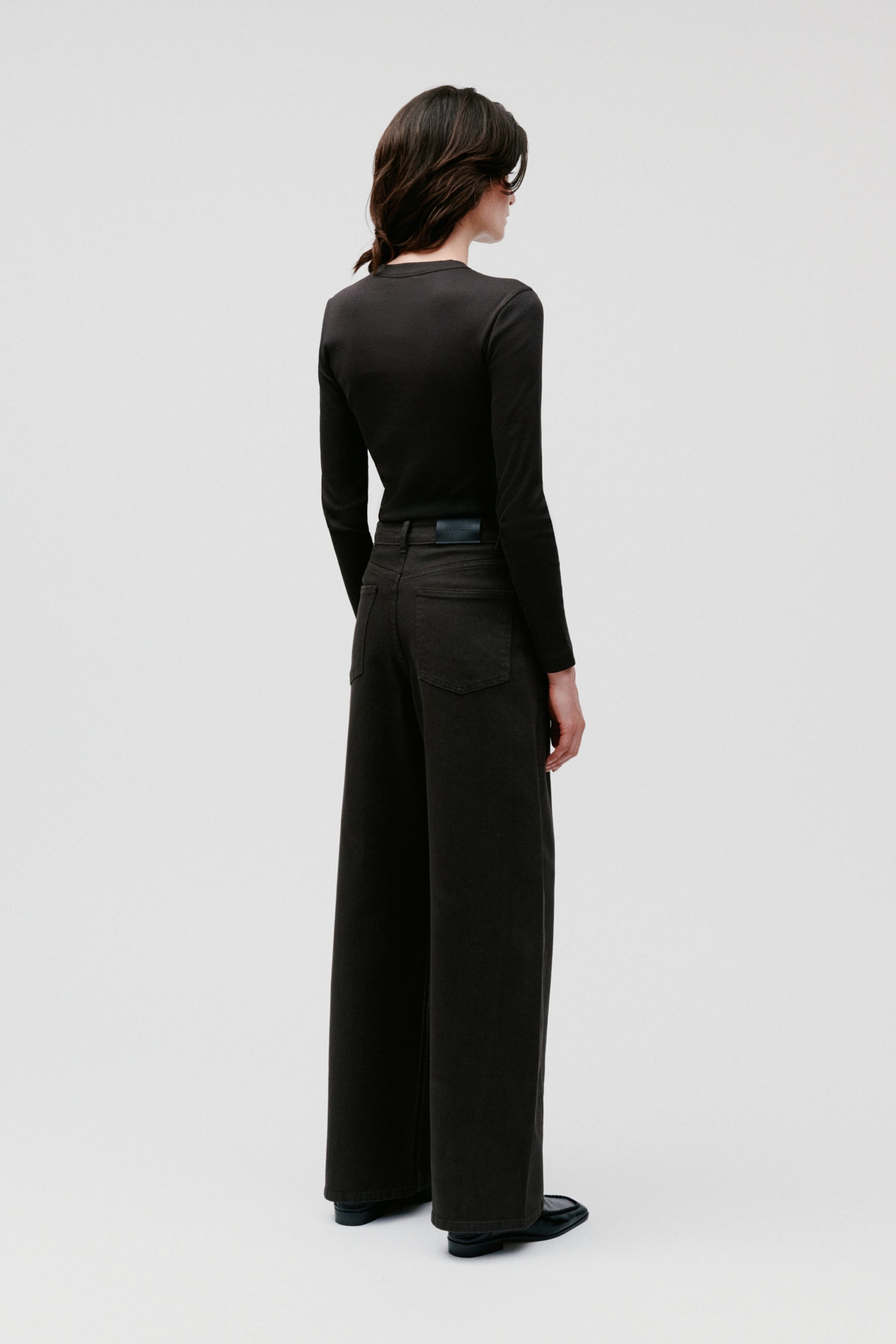 IOPhila Jeans LOOKBOOK BACK 30600624-BR291