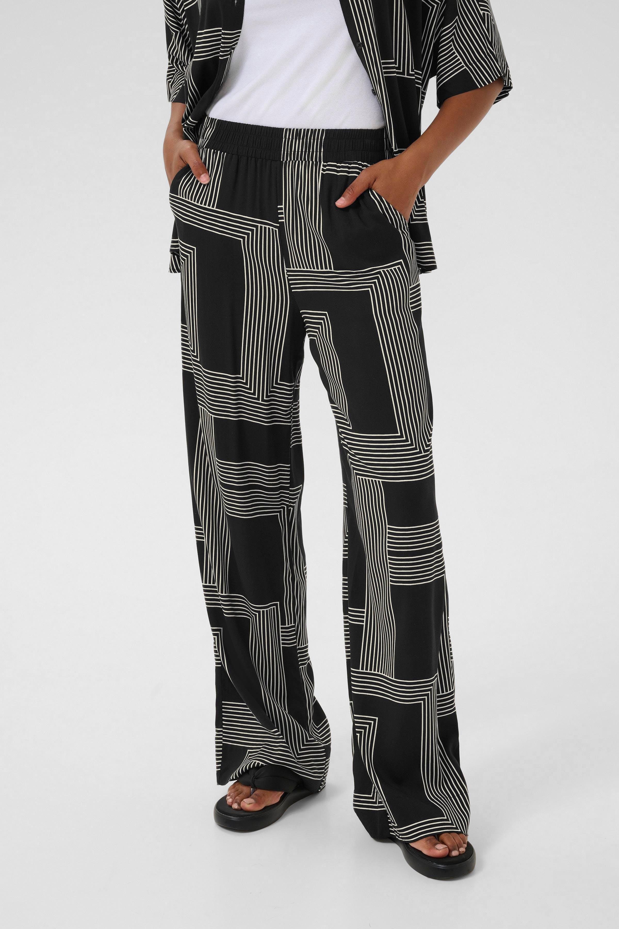 KAdonny Trousers LOOKBOOK FRONT 10510104-107704