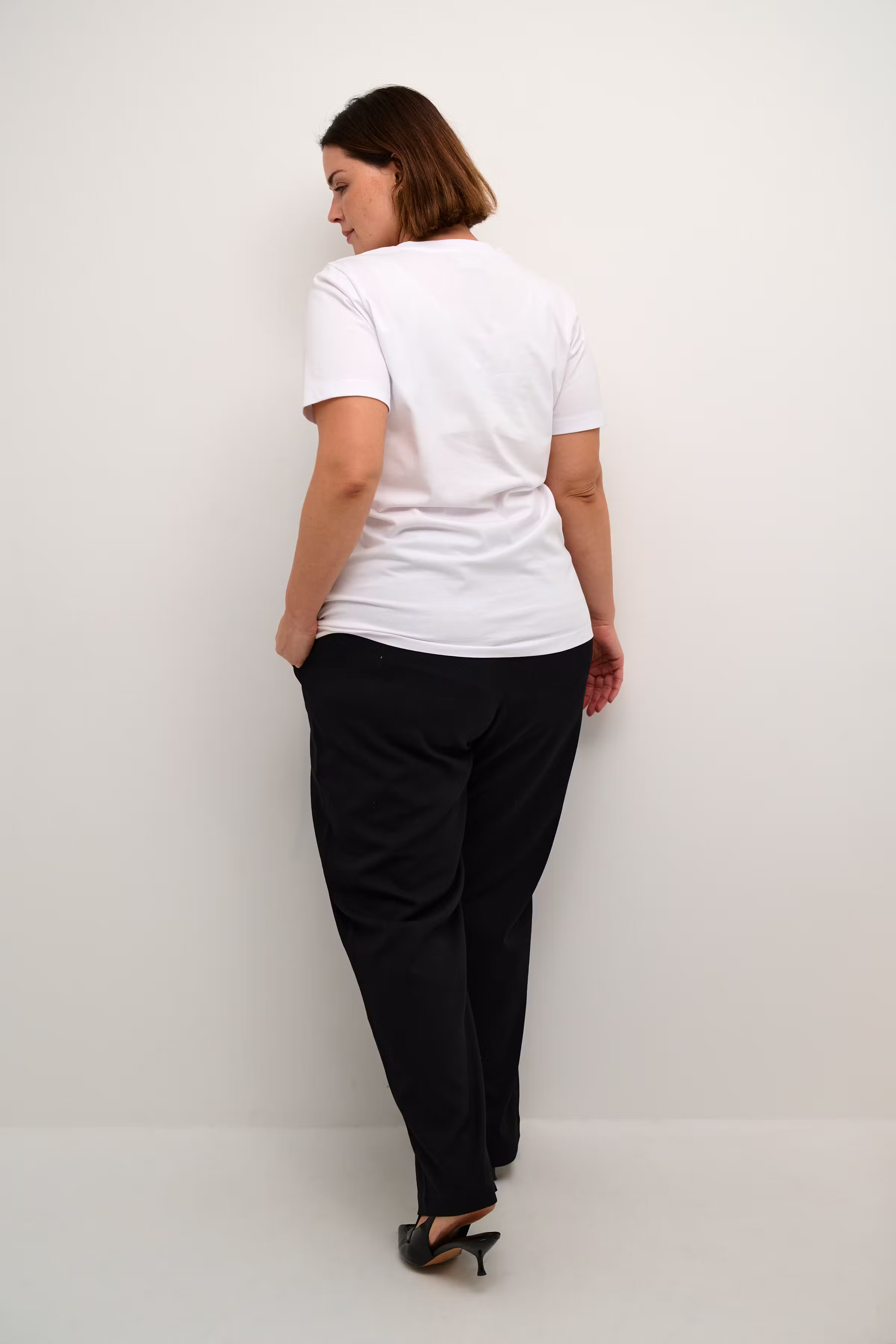 KCviana T-shirt LOOKBOOK BACK 10582804-110601