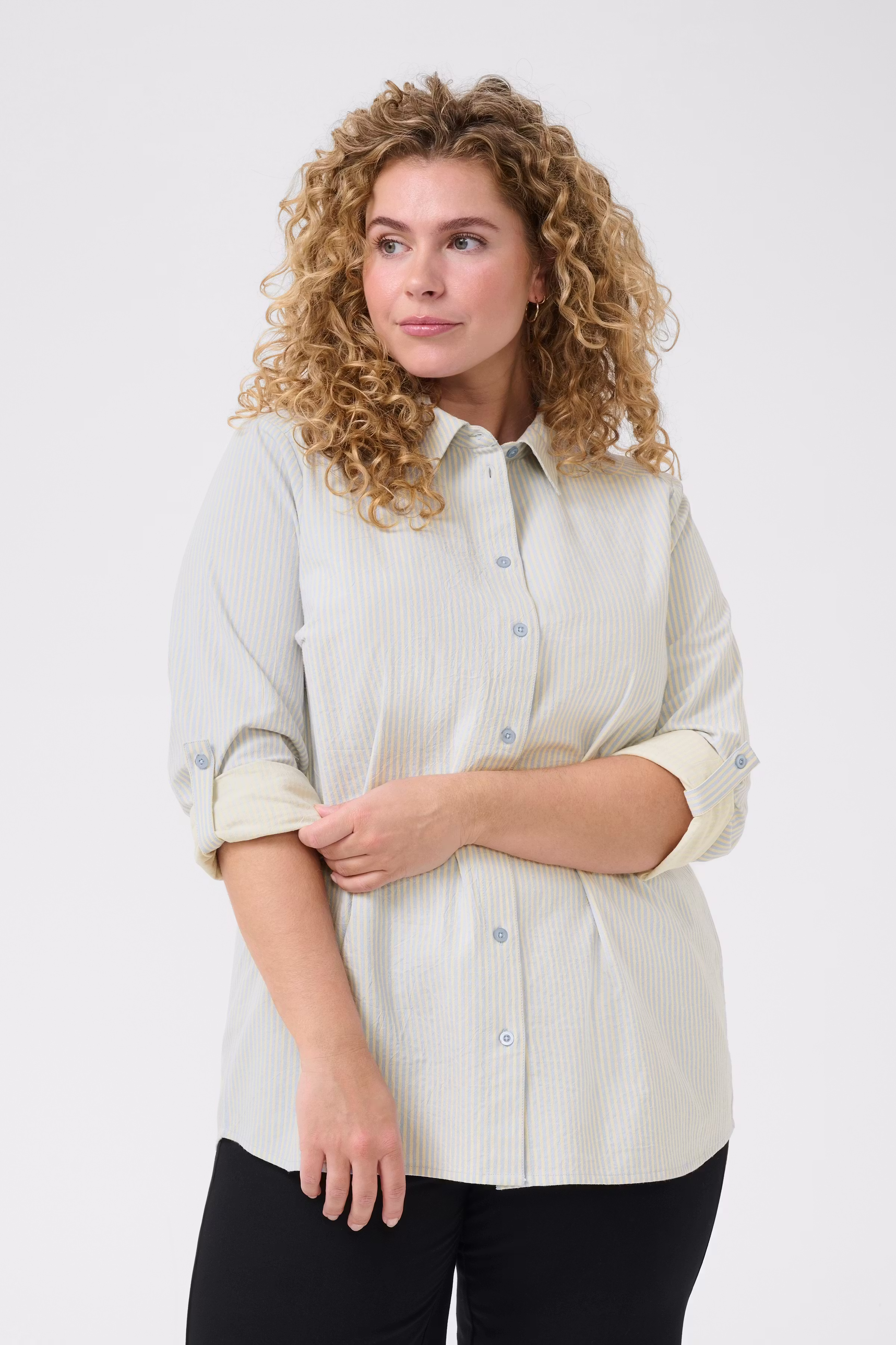 KCnana Shirt LOOKBOOK FRONT 10583310-107728