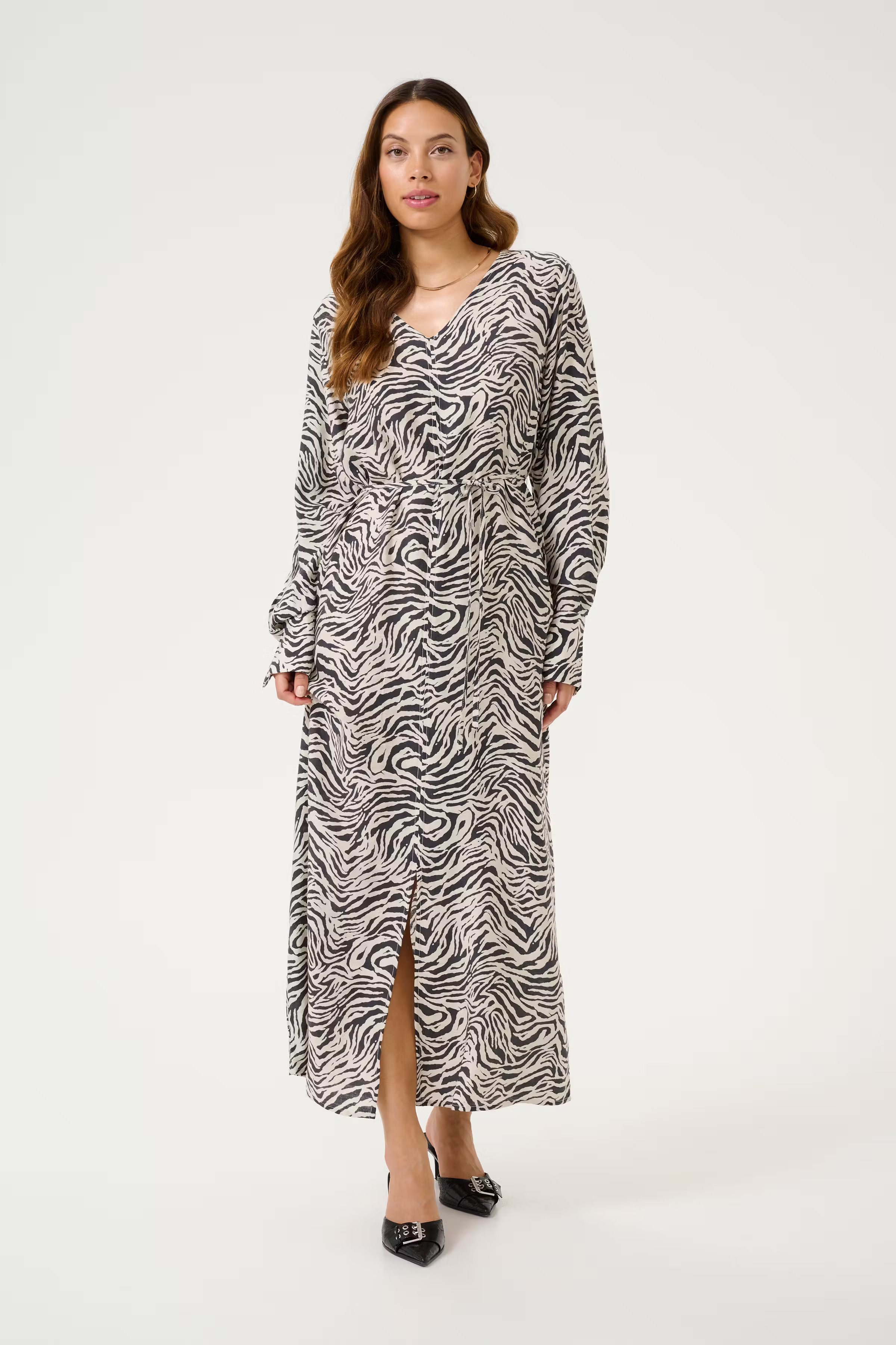 KAjodie Kleid LOOKBOOK FRONT 10552359-107186