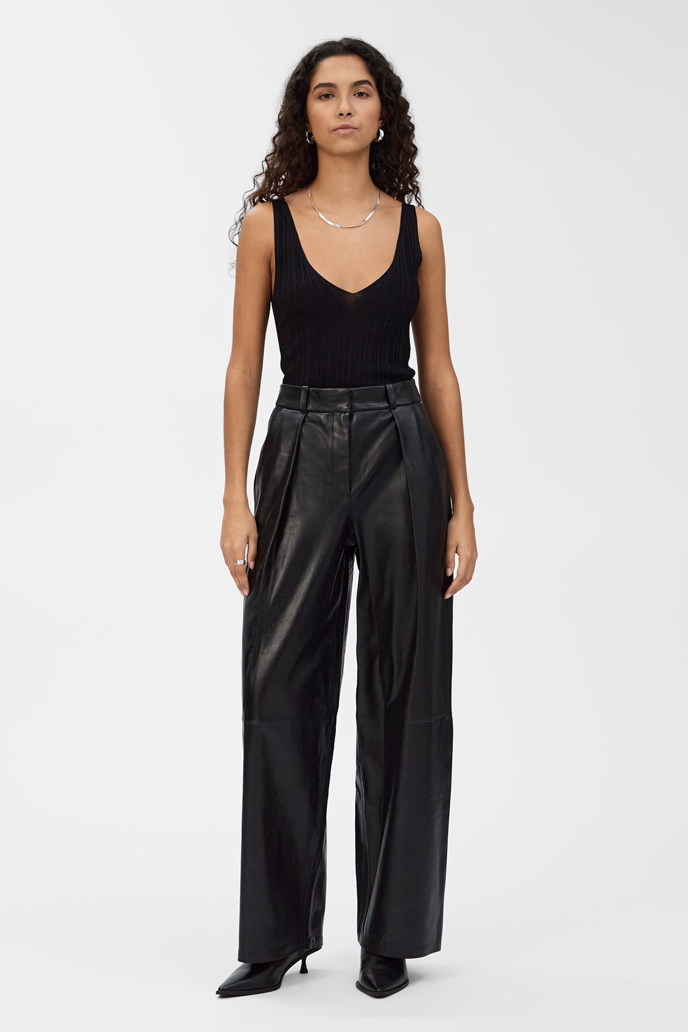 LORAINE Trousers LOOKBOOK FRONT 30600752-BK999