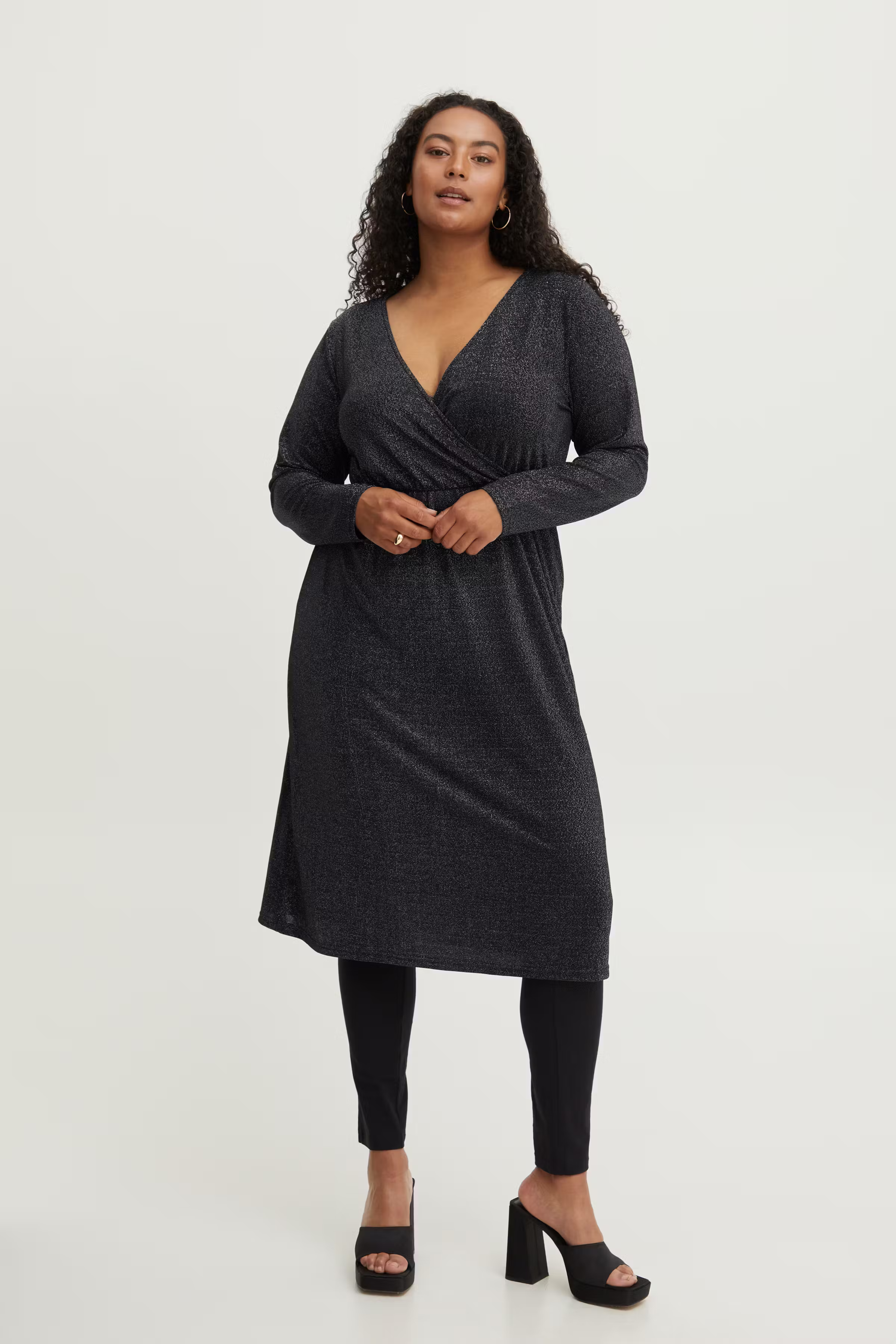 FPLUCY Kleid LOOKBOOK FRONT 20611588-200115