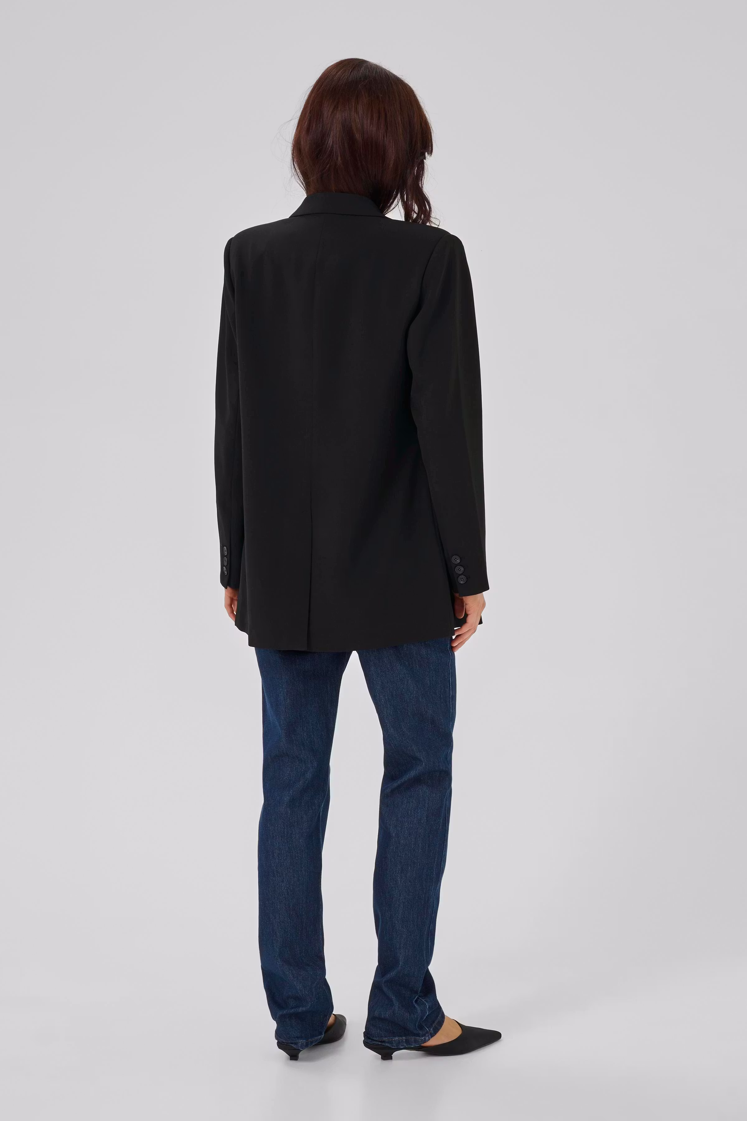 27 THE TAILORED BLAZER LOOKBOOK BACK 10705318-100031