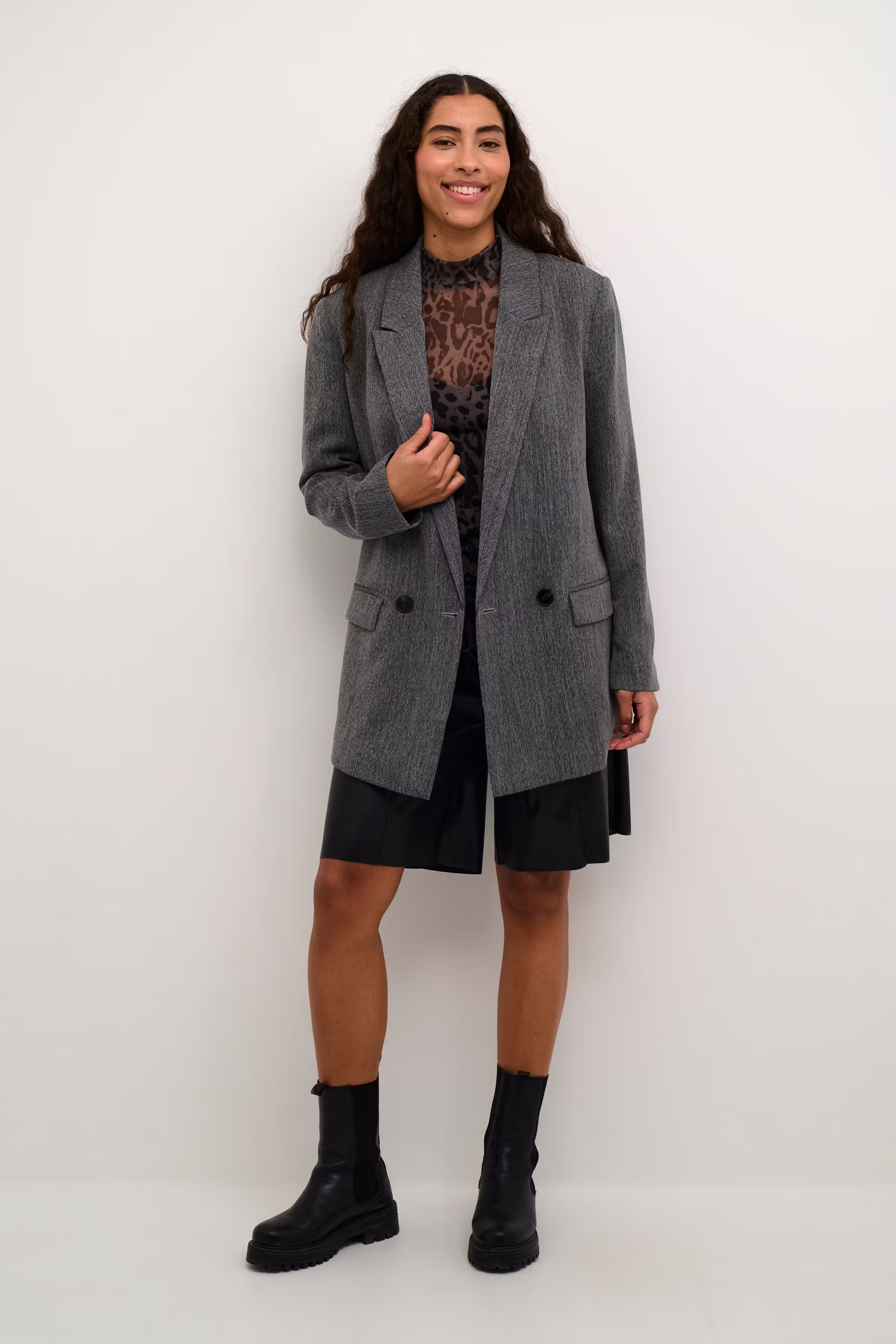 KAjosie Blazer LOOKBOOK FRONT 10509020-100123