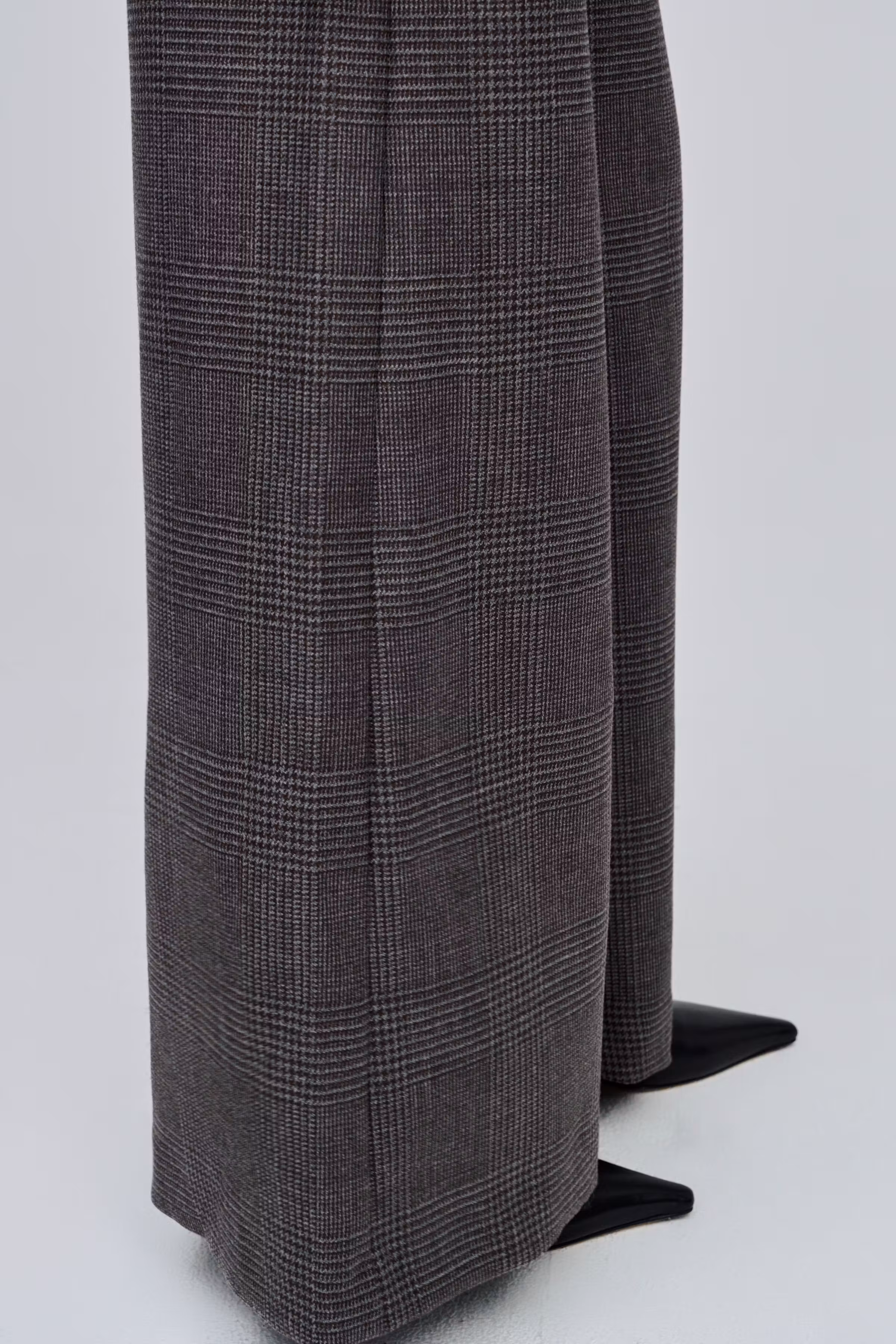 IOPersyia Trousers LOOKBOOK FRONT 30600059-MC1999