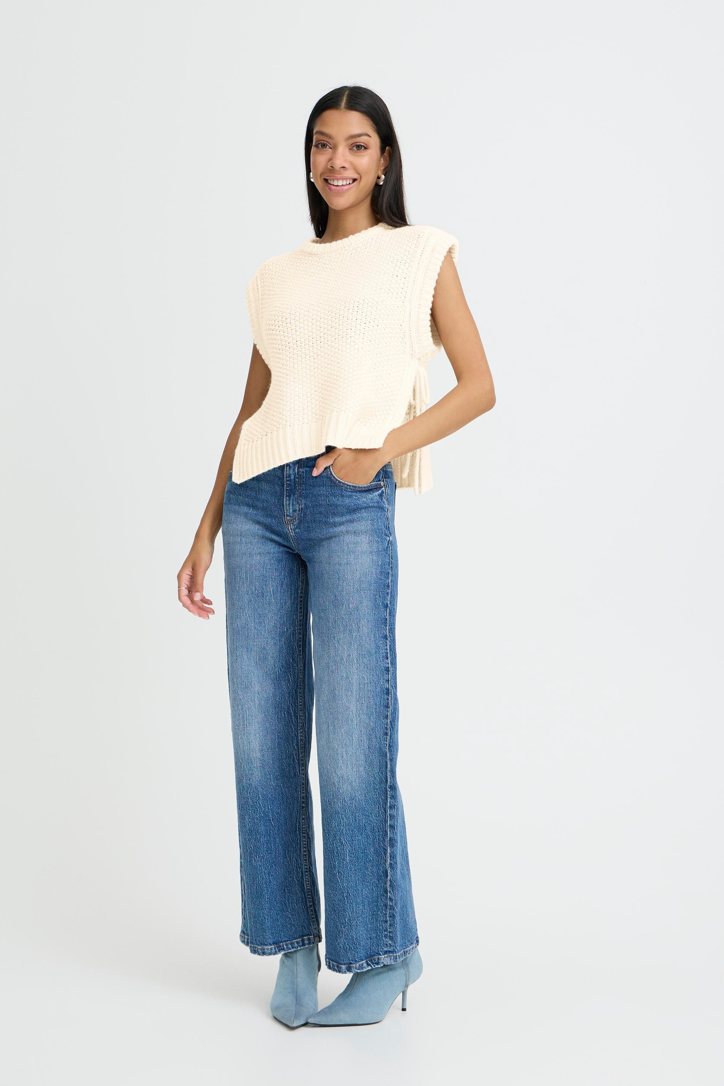 BYNITTA Strikket vest LOOKBOOK FRONT 20818614-130905