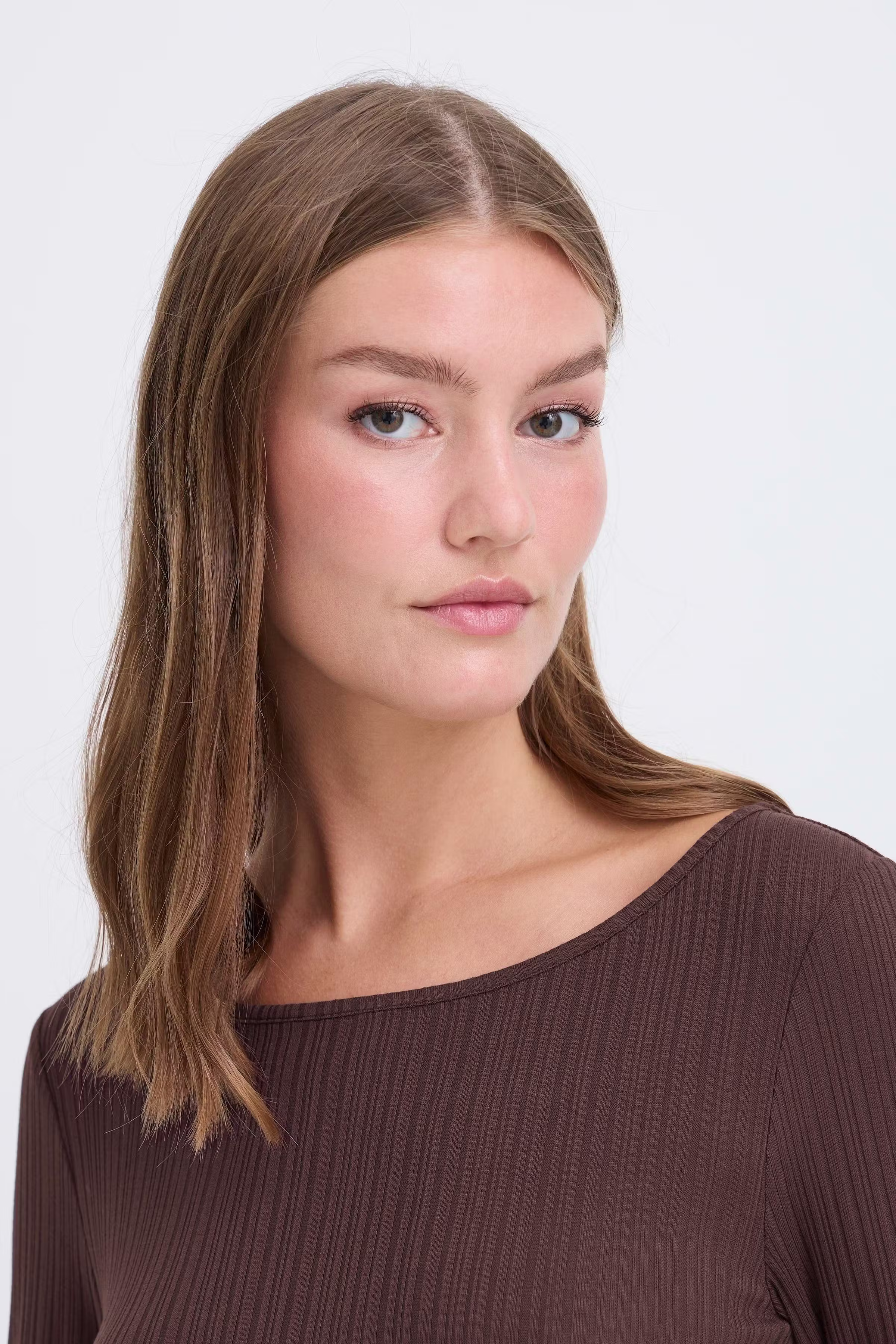IHCELLA Langermet T-shirt LOOKBOOK DETAIL 20122819-190915