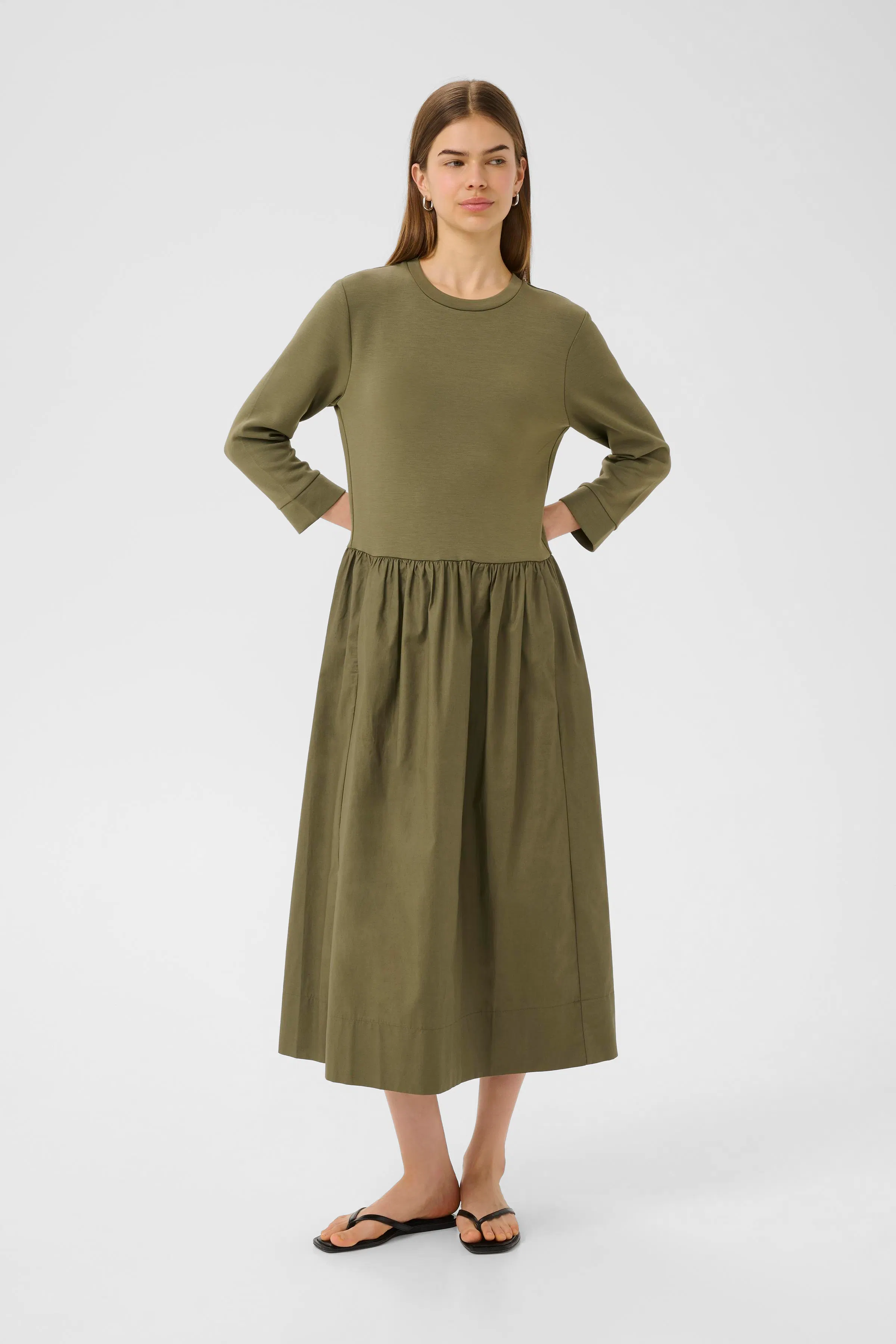 MiraIW Dress LOOKBOOK FRONT 30110507-180515