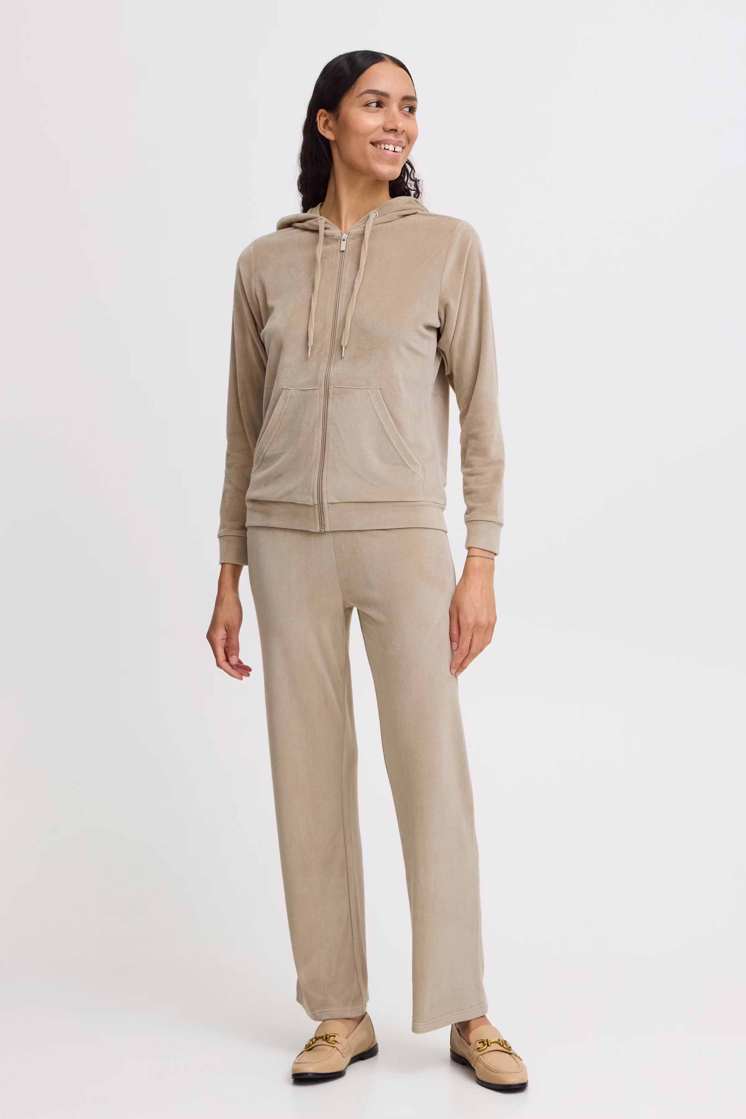 BYMITZA Joggedrakt LOOKBOOK FRONT 20810786-171105