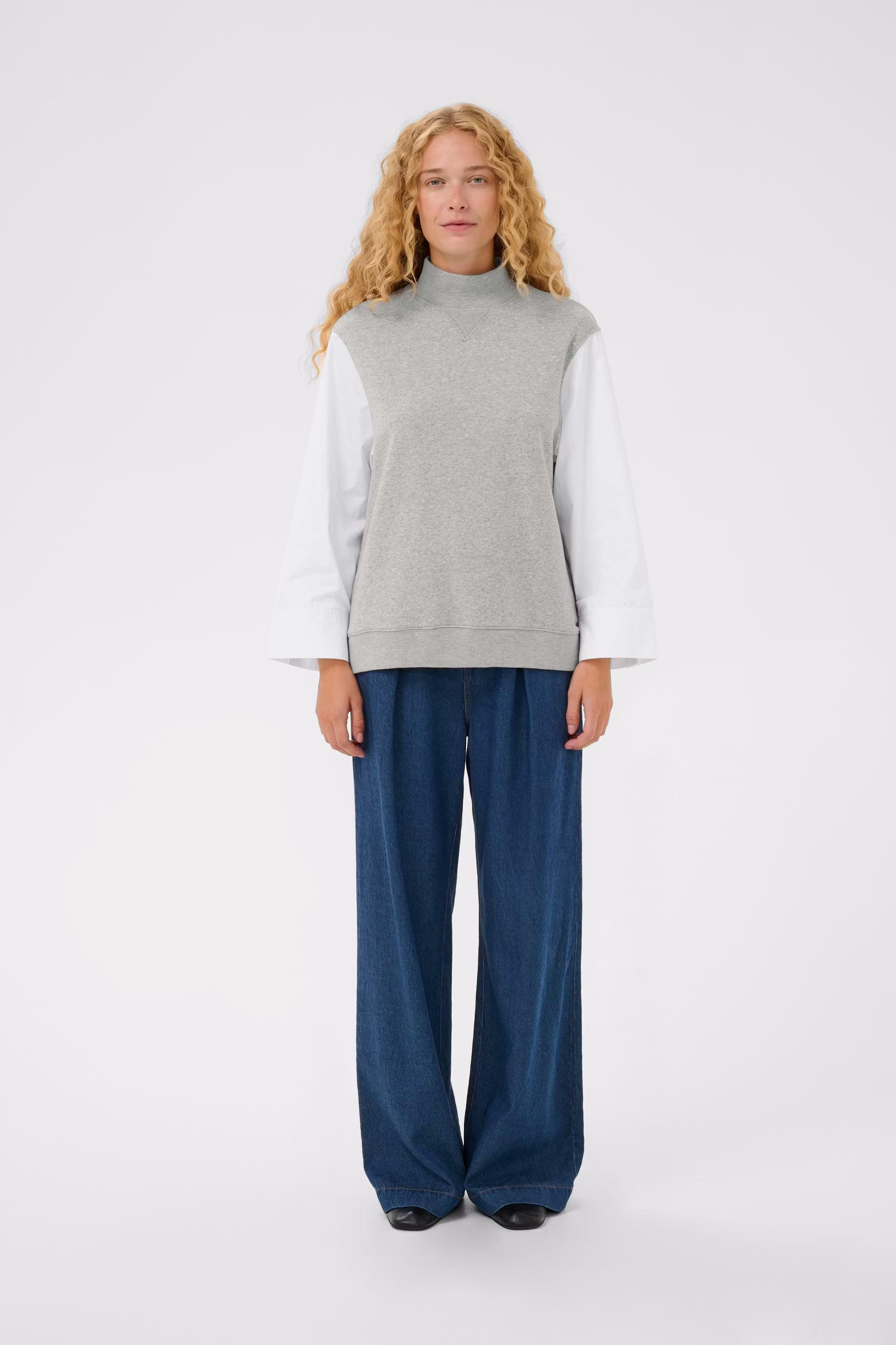 CAPELLAIW Sweatshirt LOOKBOOK FRONT 30112194-300001
