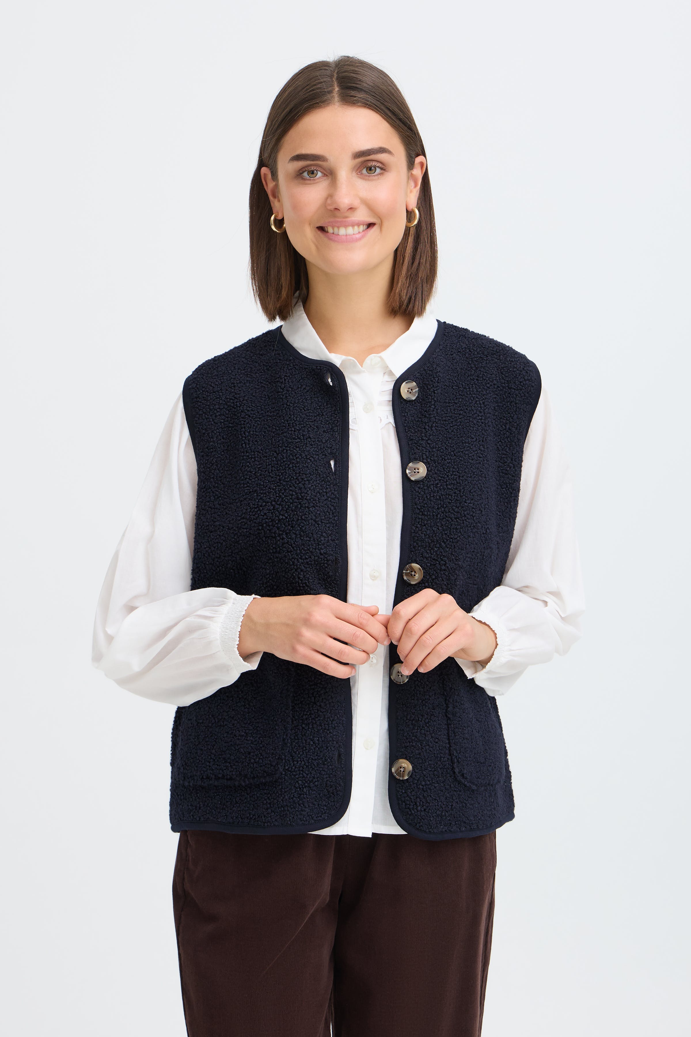FRTENYA Väst LOOKBOOK FRONT 20618525-194011