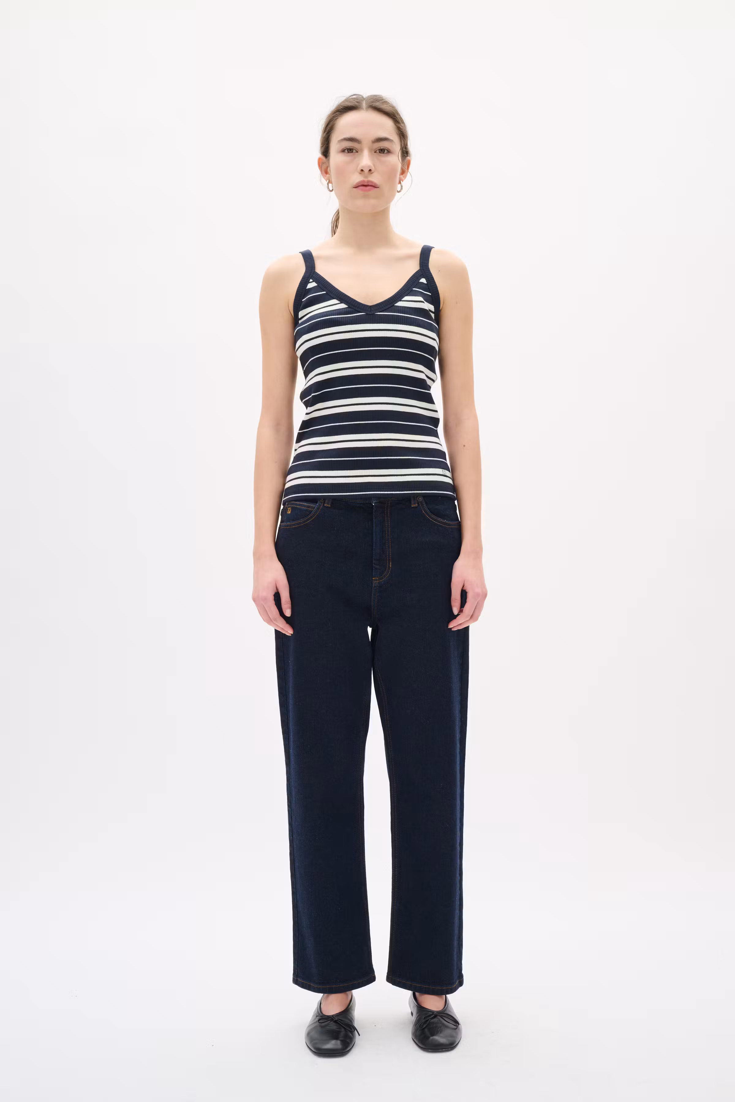 DagnaIW V-Top LOOKBOOK FRONT 30109585-303827