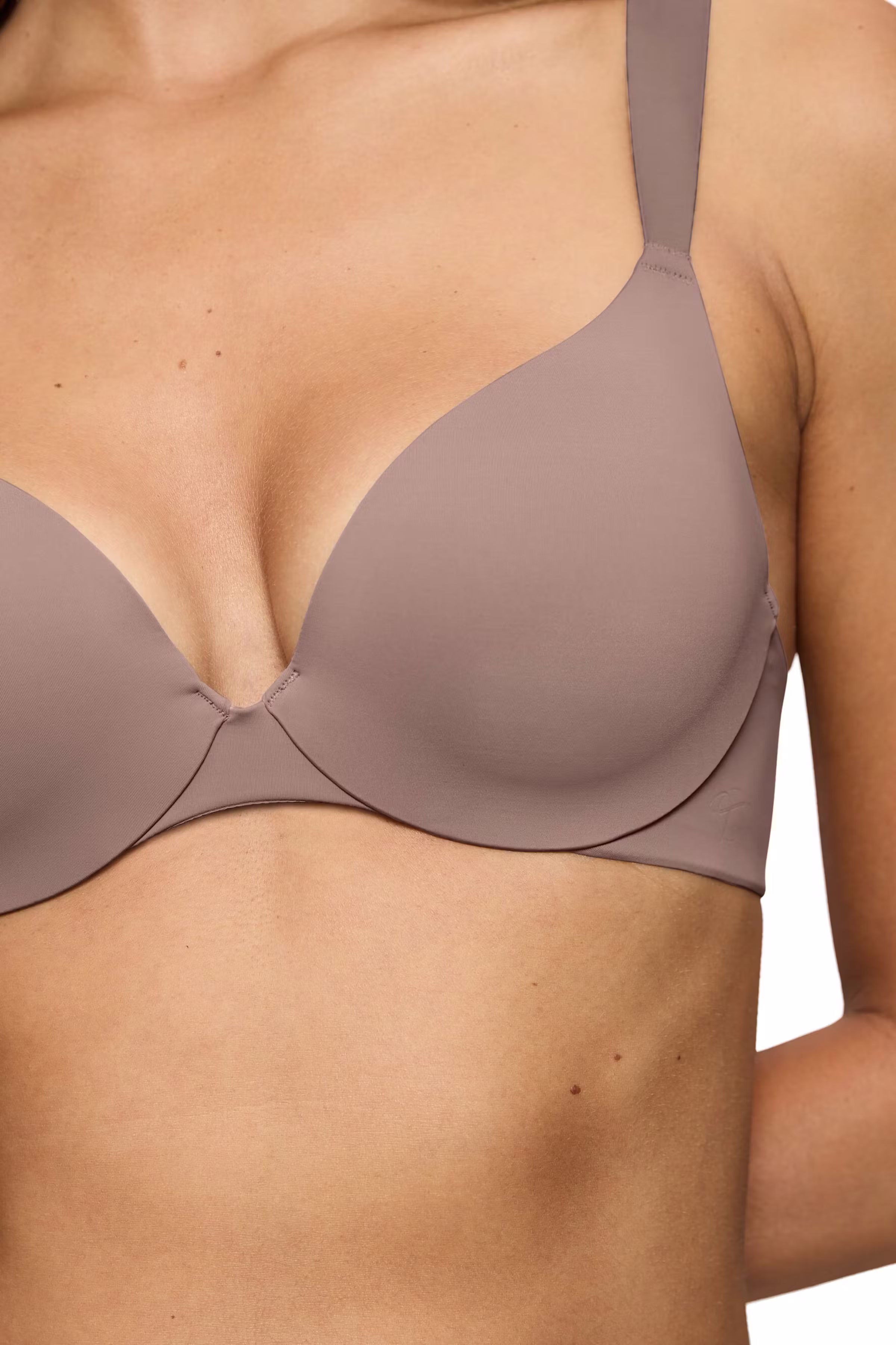 BodyMake-UpIllusion BH LOOKBOOK DETAIL 40500282-T00ZE