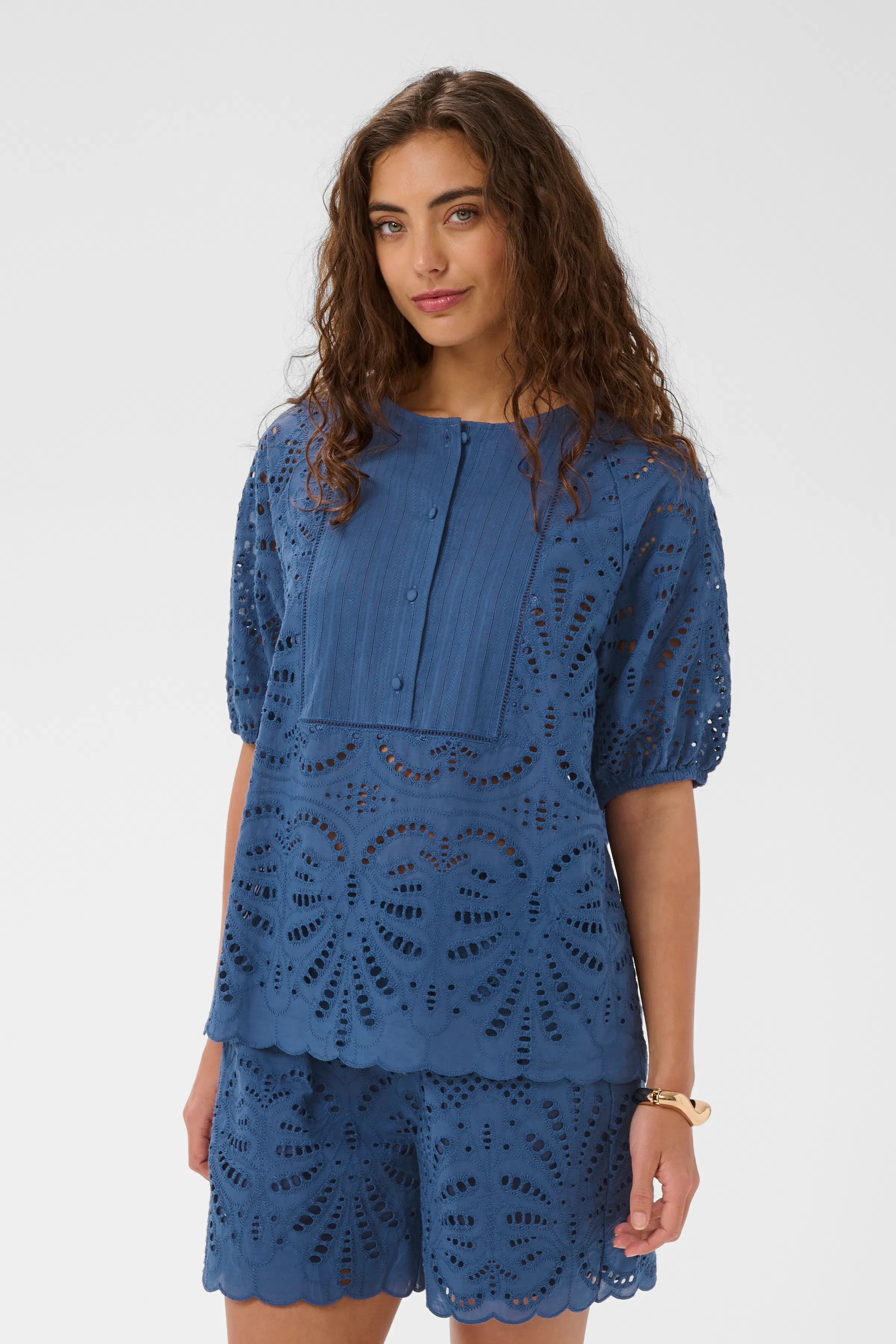 CUakeena Spitzenbluse LOOKBOOK FRONT 50113210-194030