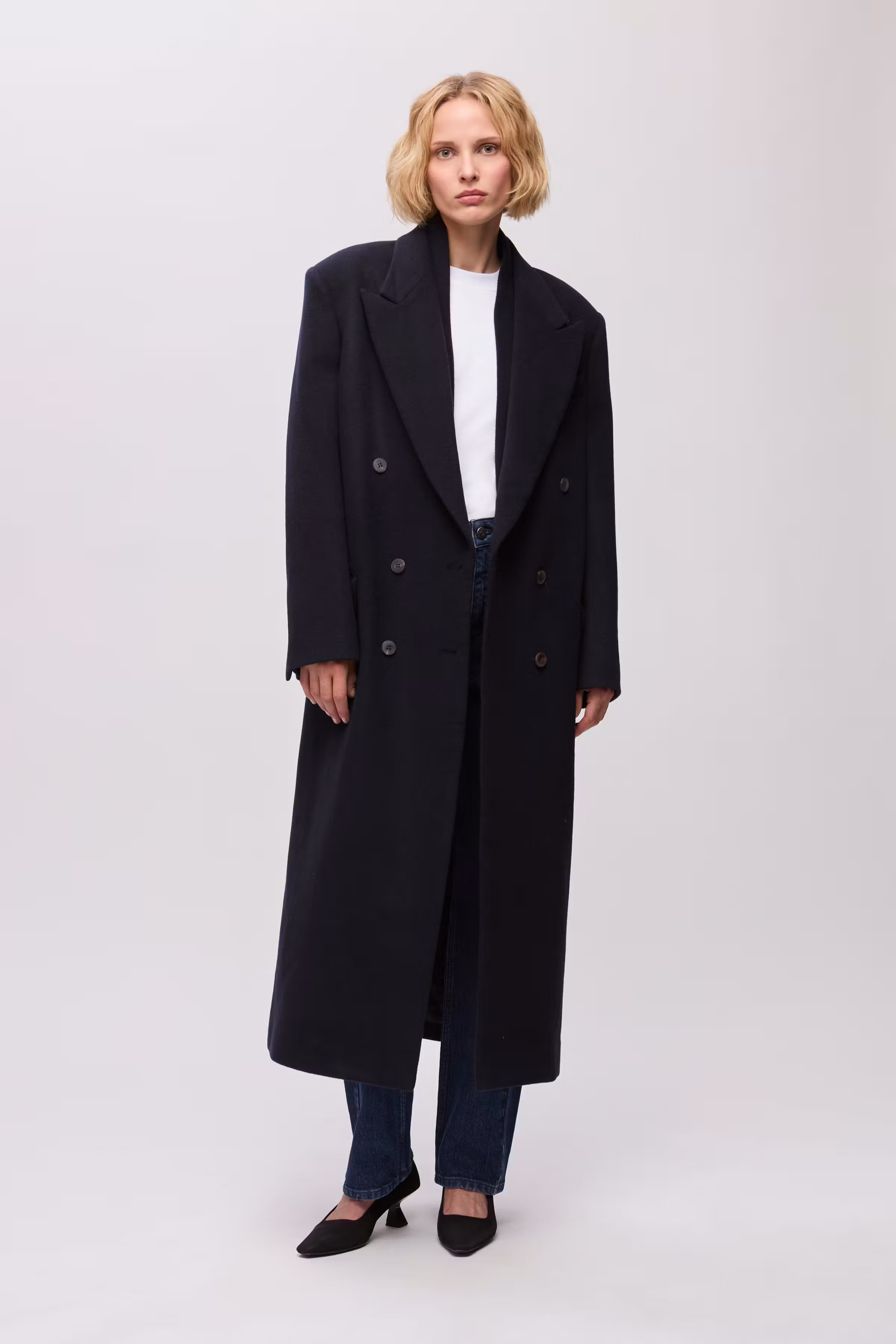IOCirce Coat LOOKBOOK FRONT 30600091-BL864