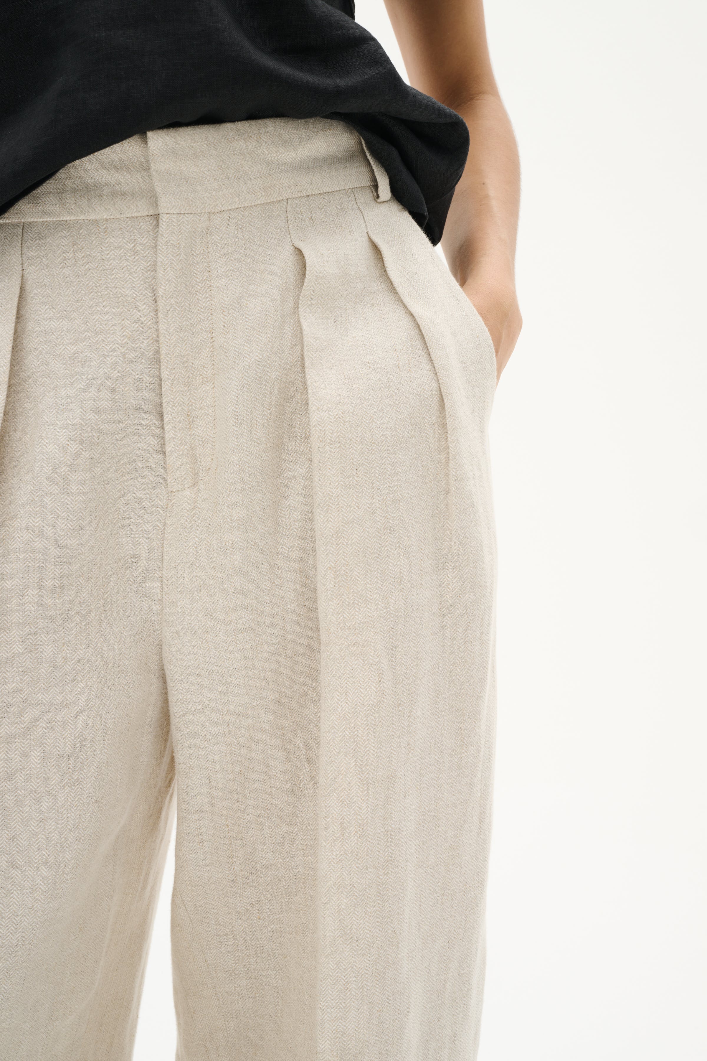 YaizaIW Linen Trousers LOOKBOOK DETAIL 30110462-1304031