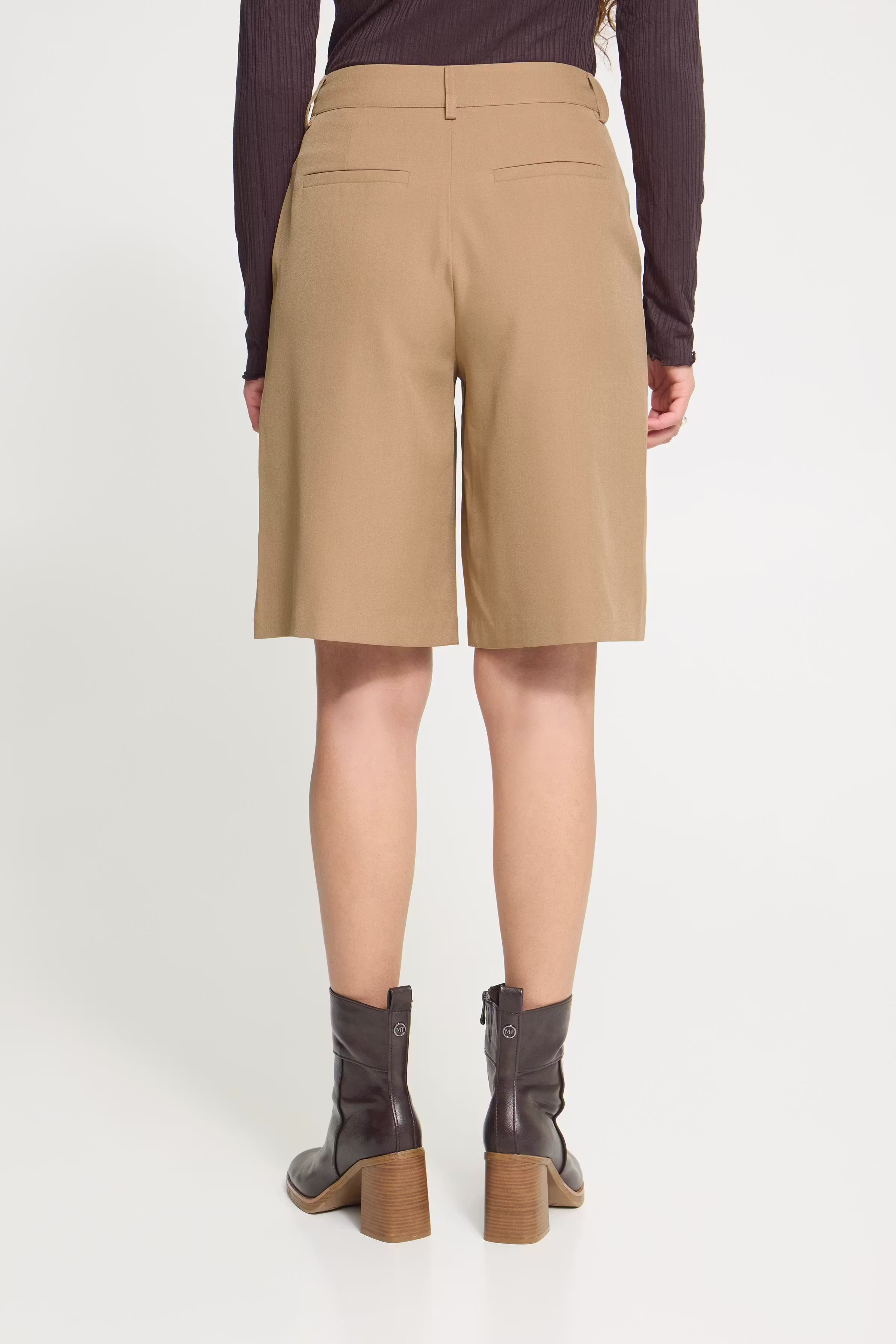 IHFAVA Shorts LOOKBOOK BACK 20126276-1710381