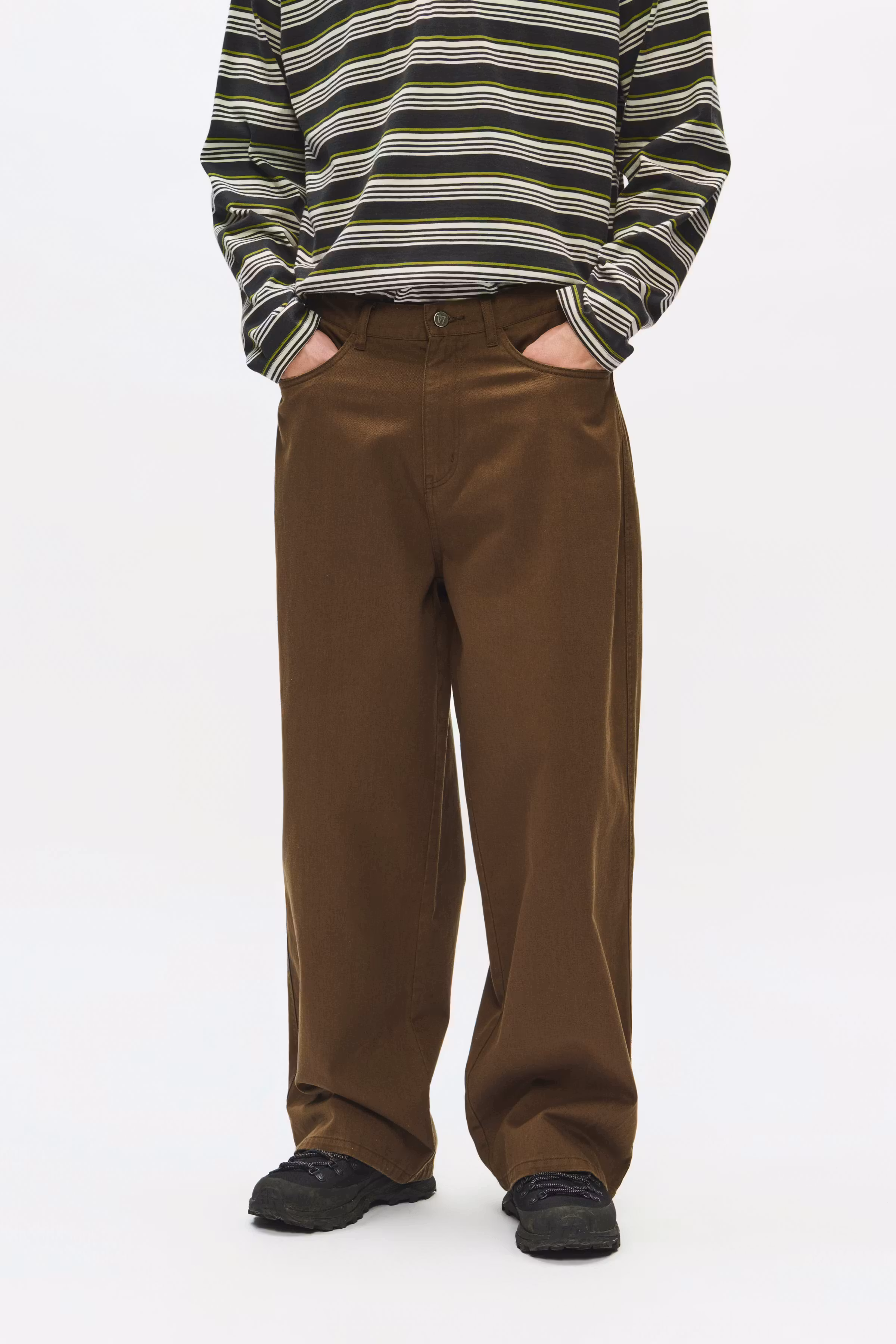 WWHarald Byxor LOOKBOOK FRONT 30252369-190815