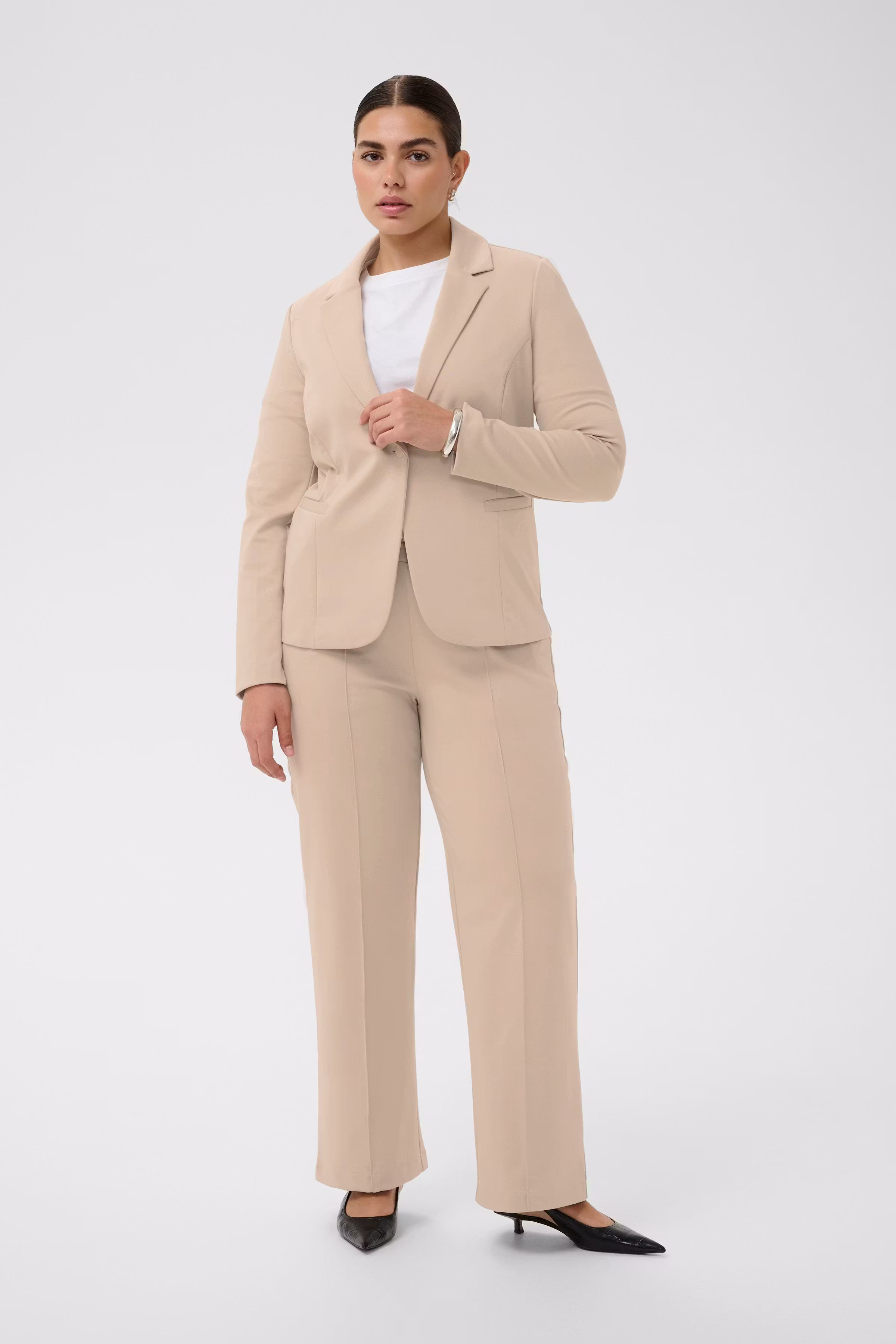 KCjenna Blazer LOOKBOOK FRONT 10582130-151305