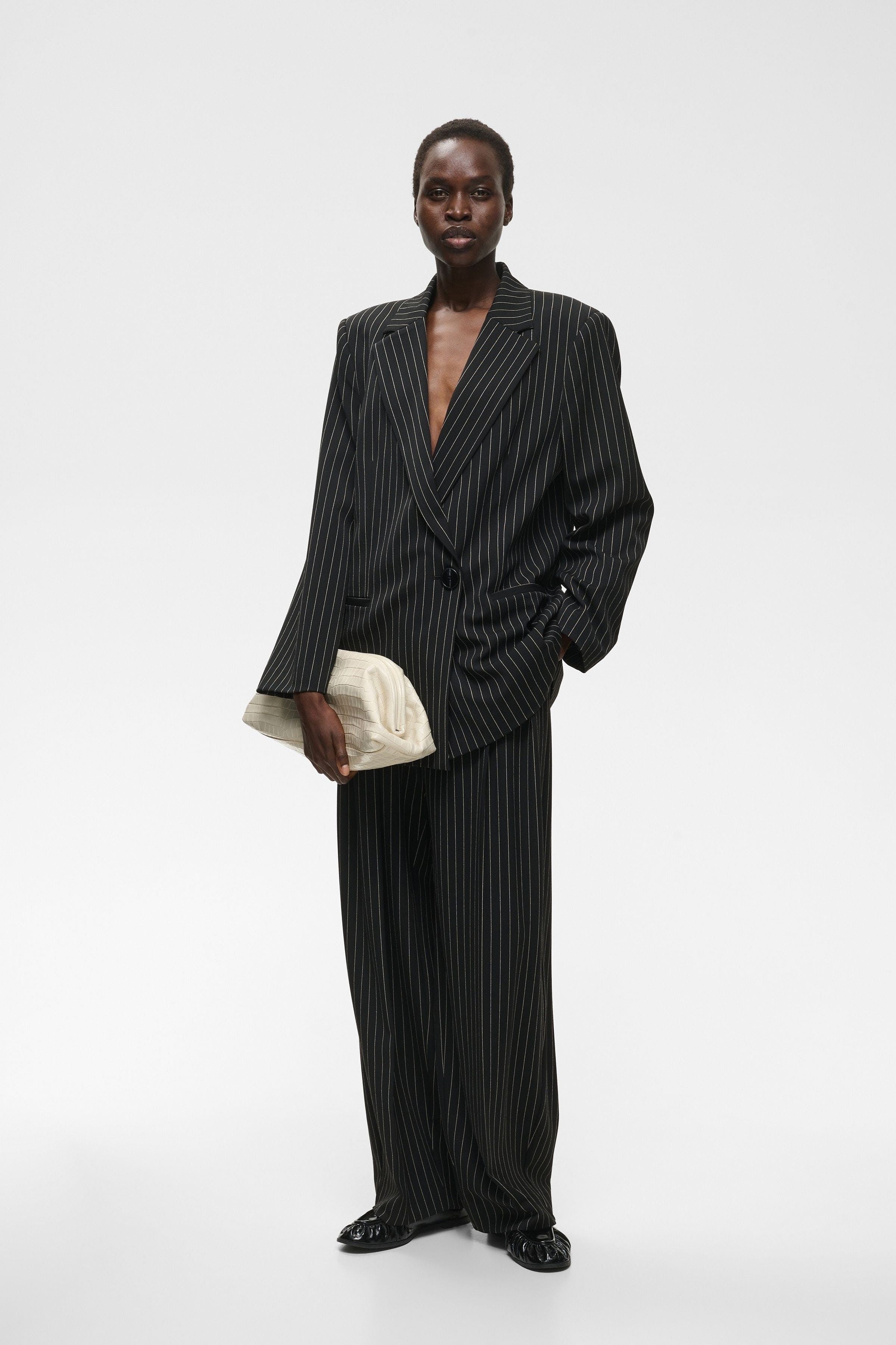 YARAHIW Hose LOOKBOOK FRONT 30112972-194008