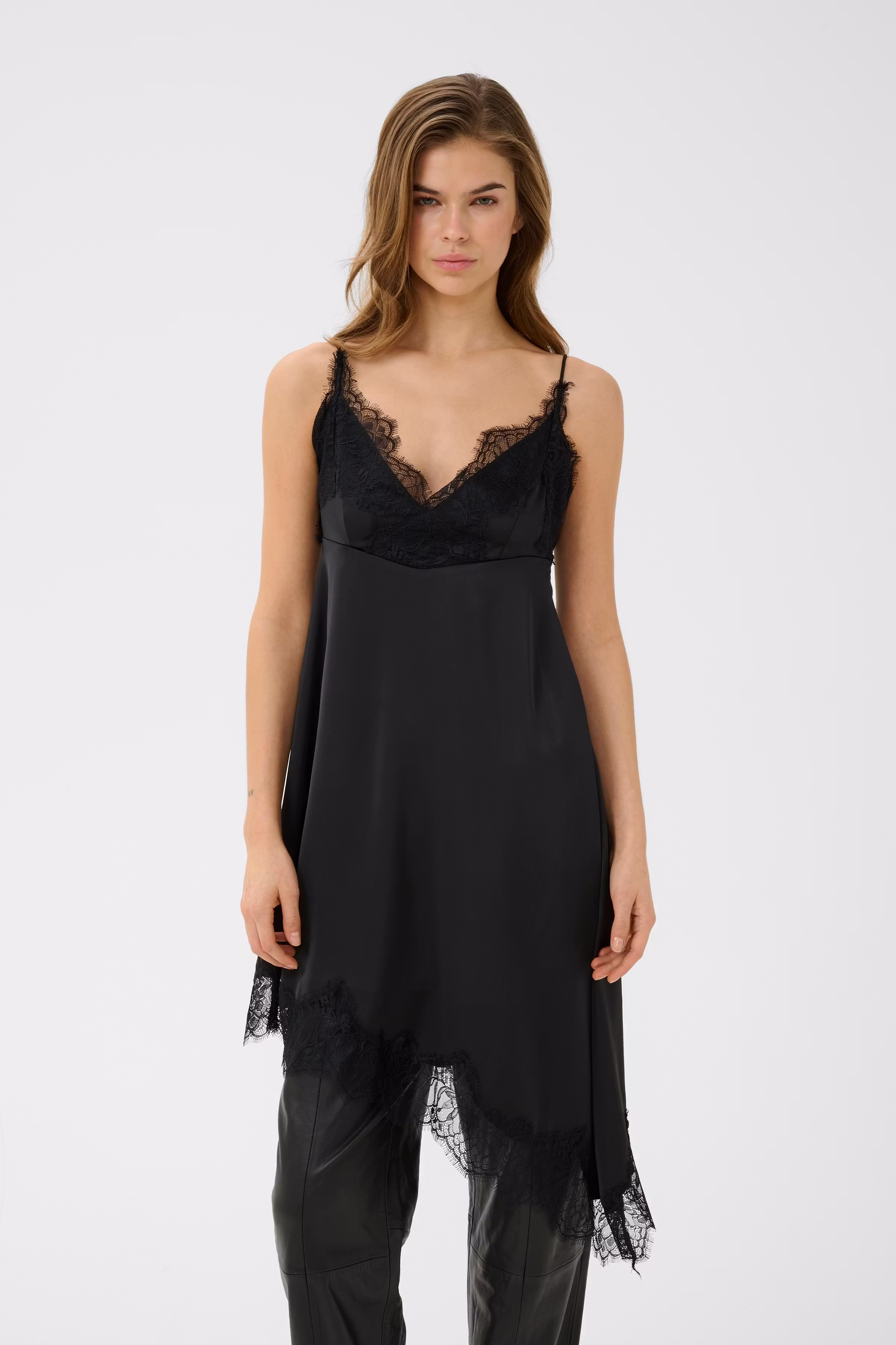 GZlalou Dress LOOKBOOK FRONT 10911314-100017