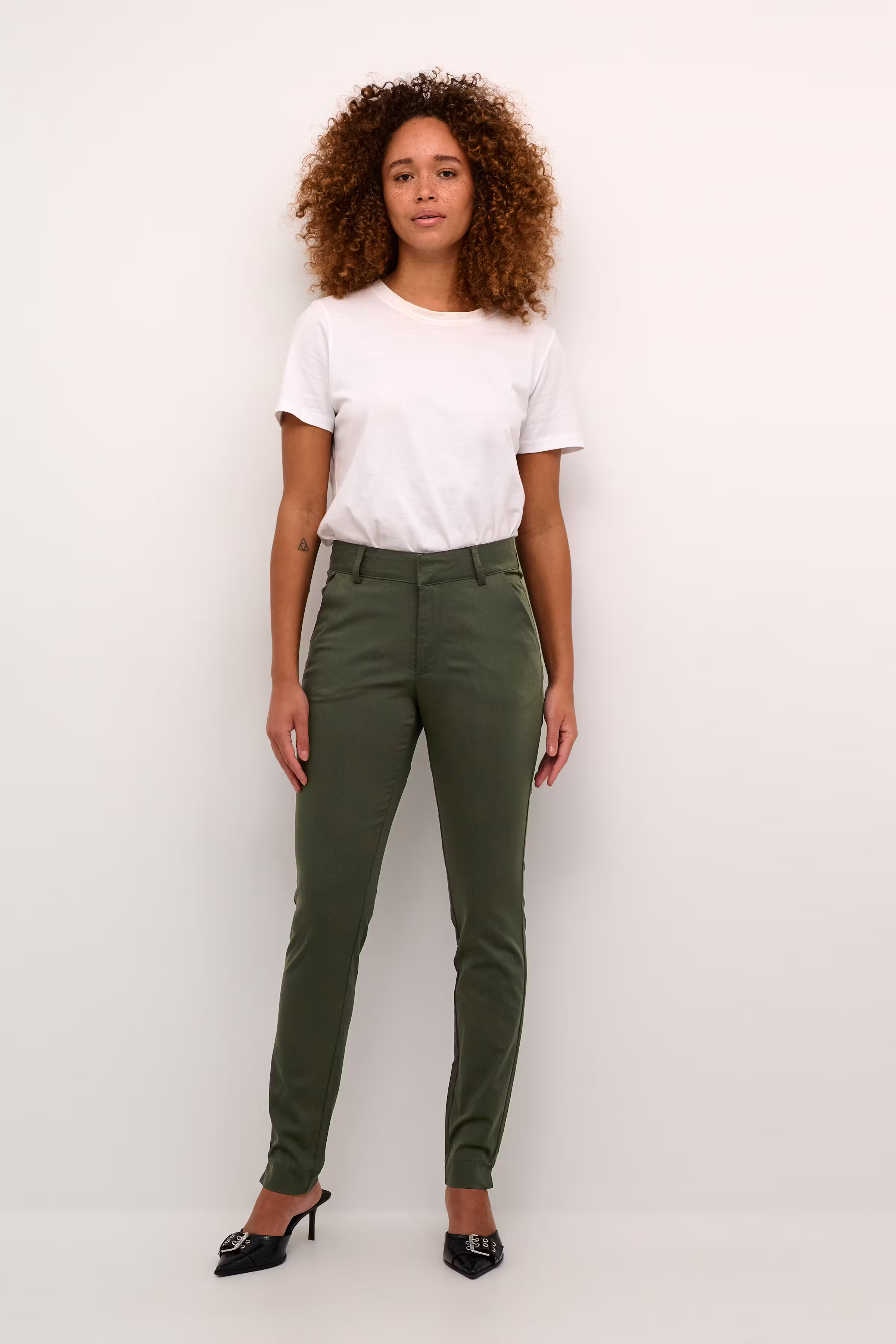 KAlea Broek LOOKBOOK FRONT 10509141-190414
