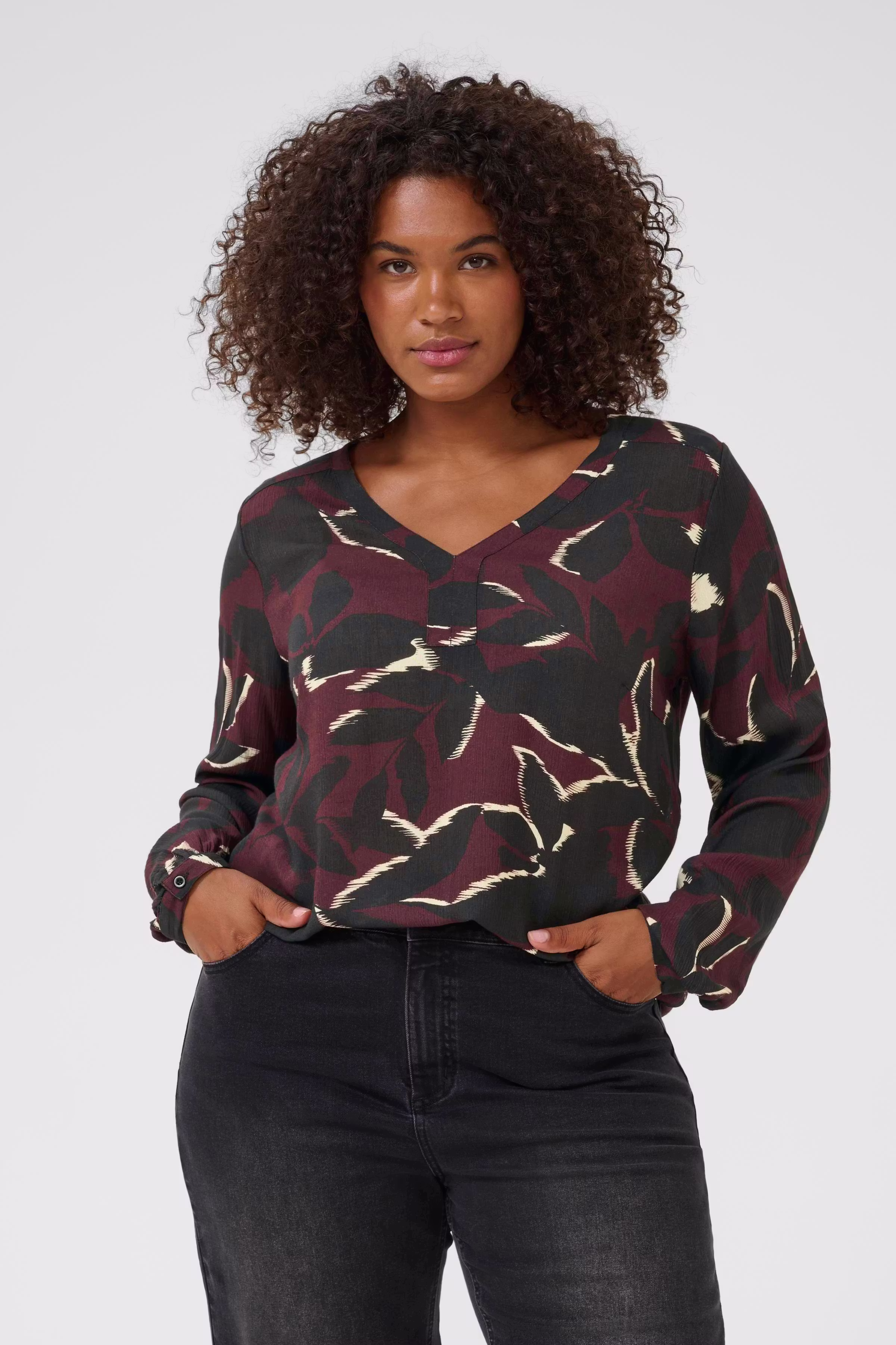 KCami Bluse LOOKBOOK FRONT 10582024-108224