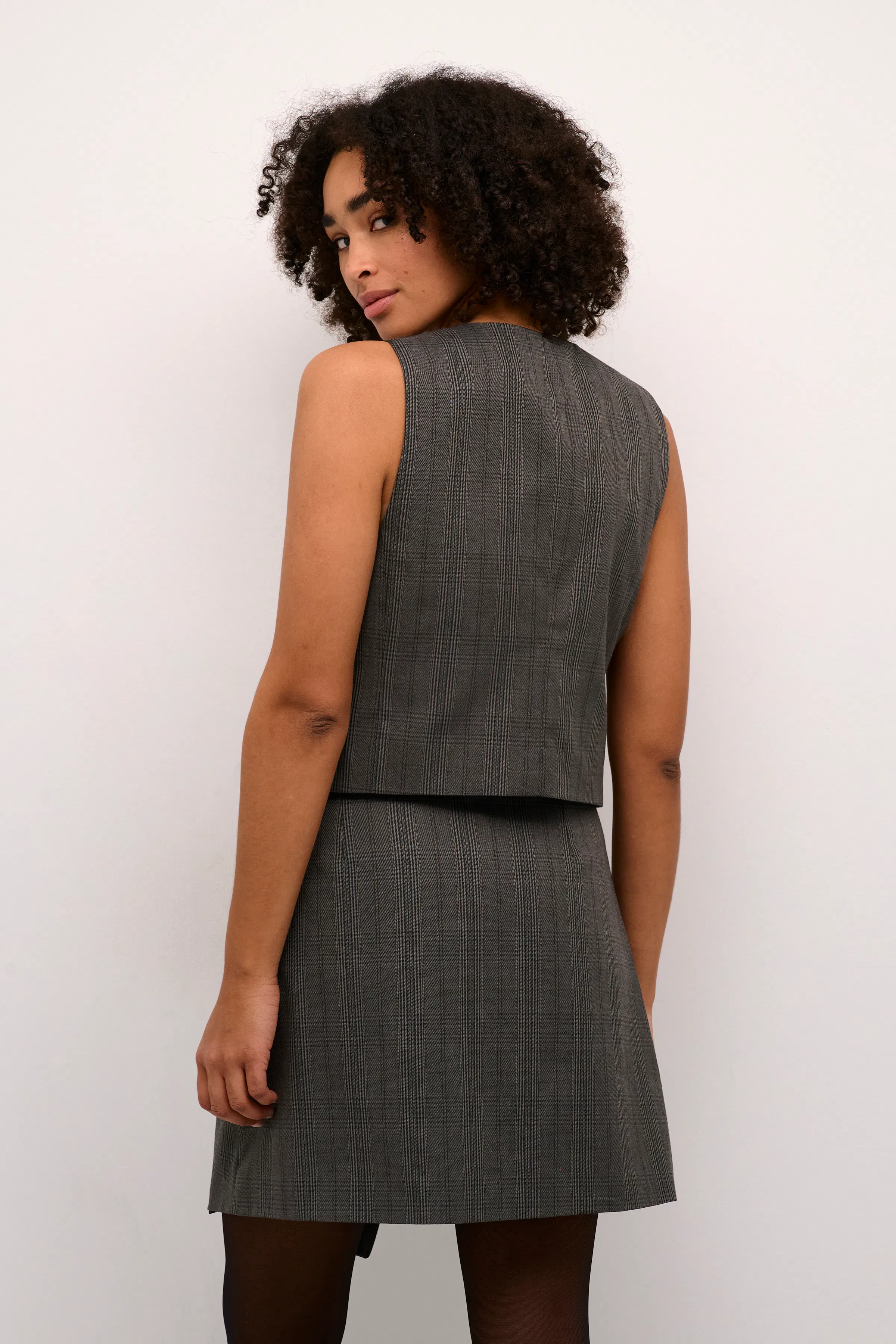 KAdori Vest LOOKBOOK BACK 10508985-106288