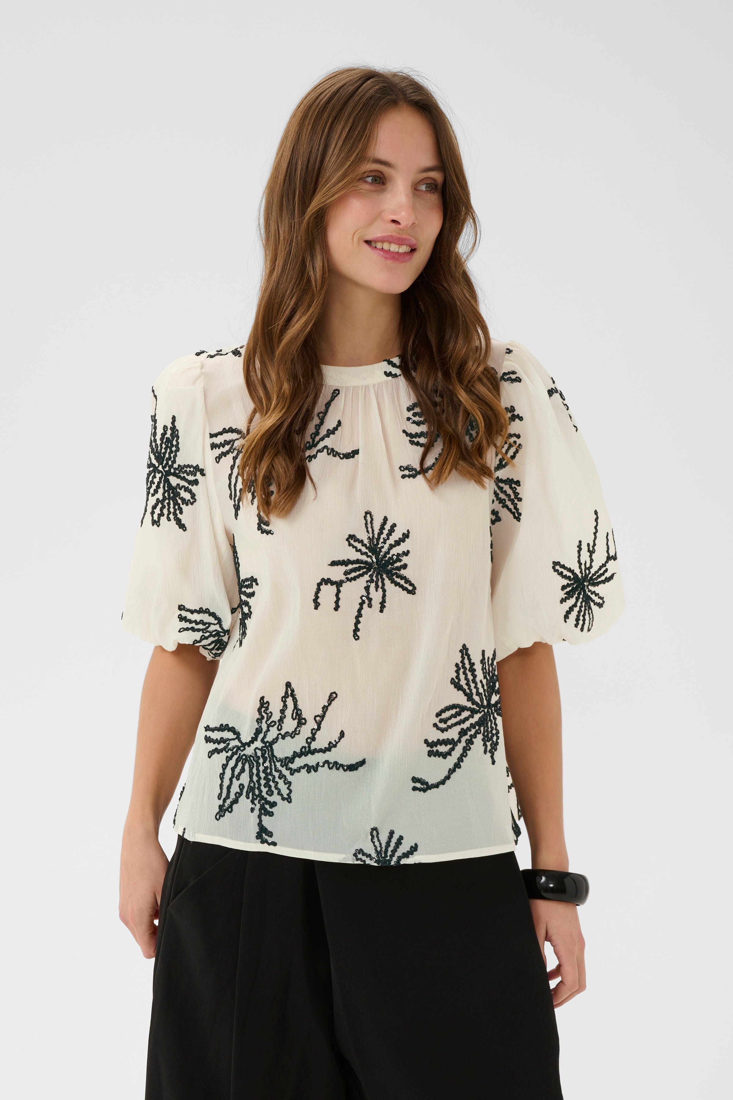 CUbisera Bluse LOOKBOOK FRONT 50112976-141107