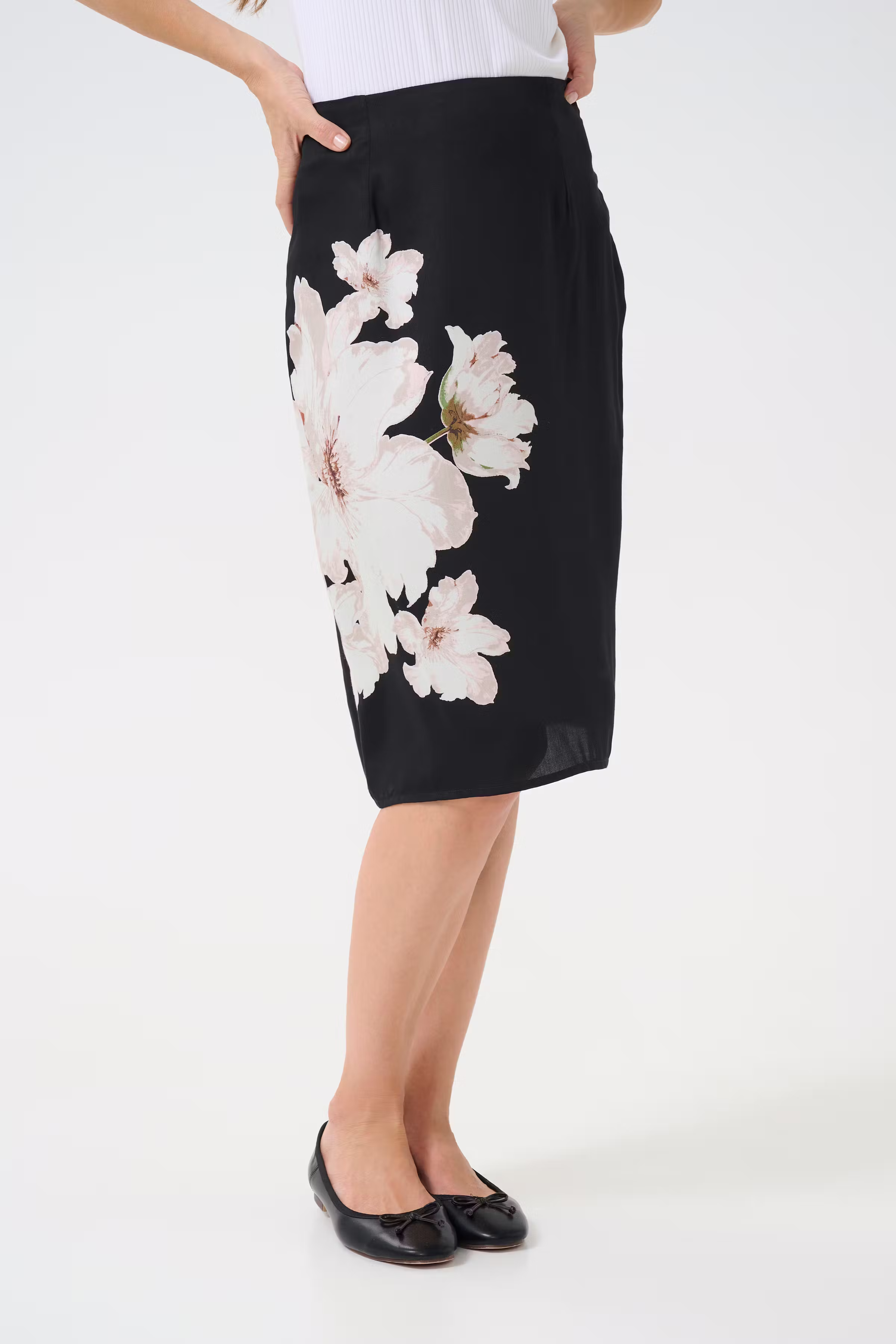 CRAqurella Skirt LOOKBOOK FRONT 10613493-107221