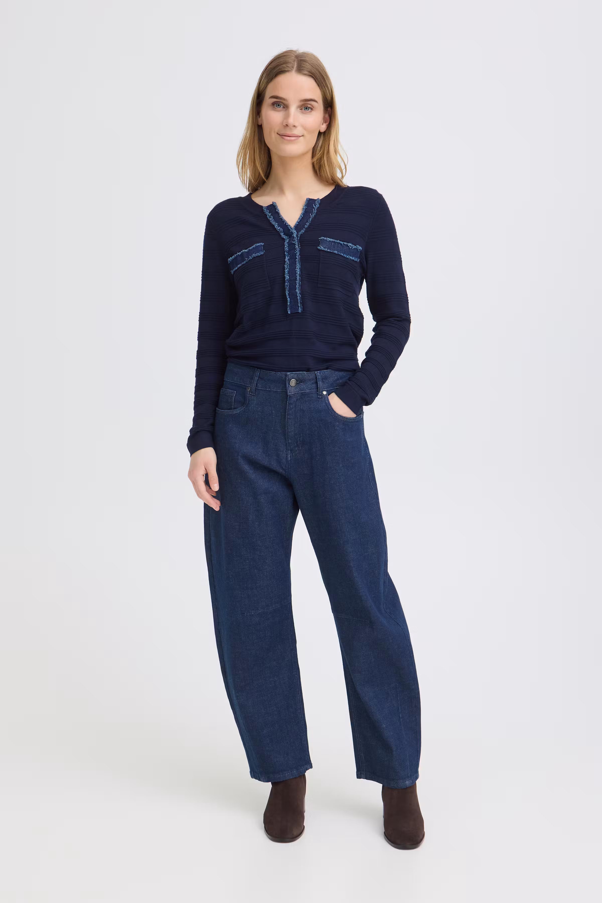 PZANNI HW JEANS BARREL LEG LOOKBOOK FRONT 50210210-202124