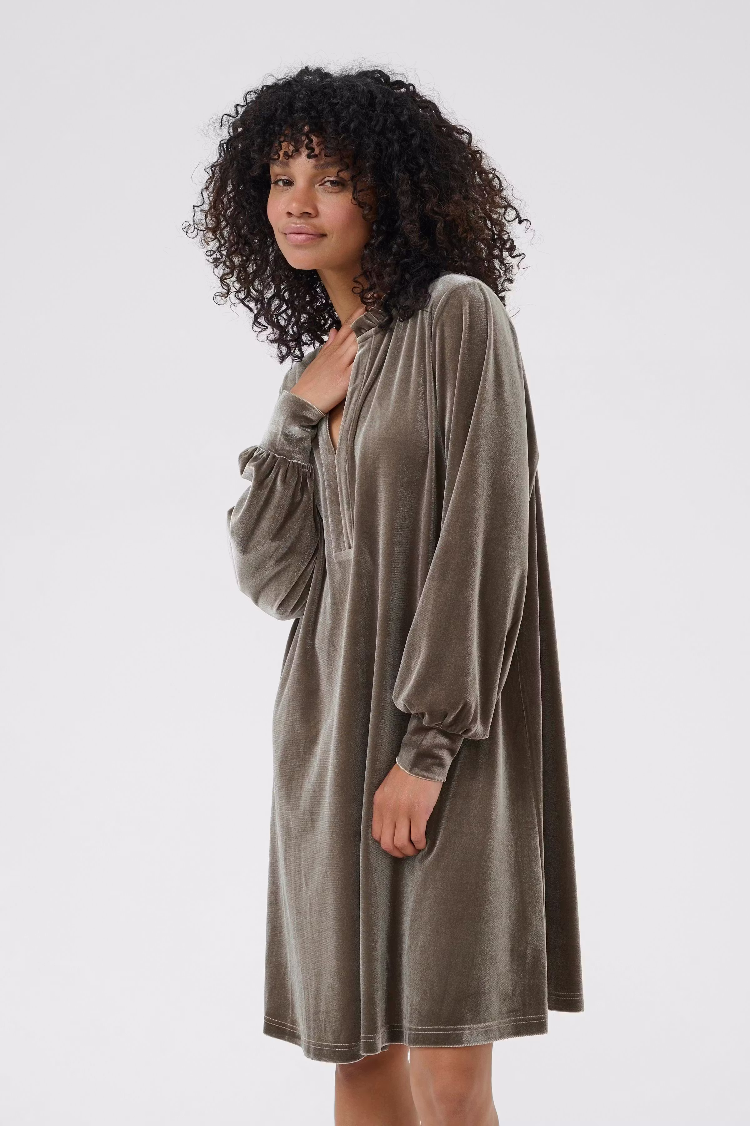 KAkelly Kleid LOOKBOOK FRONT 10511021-190808