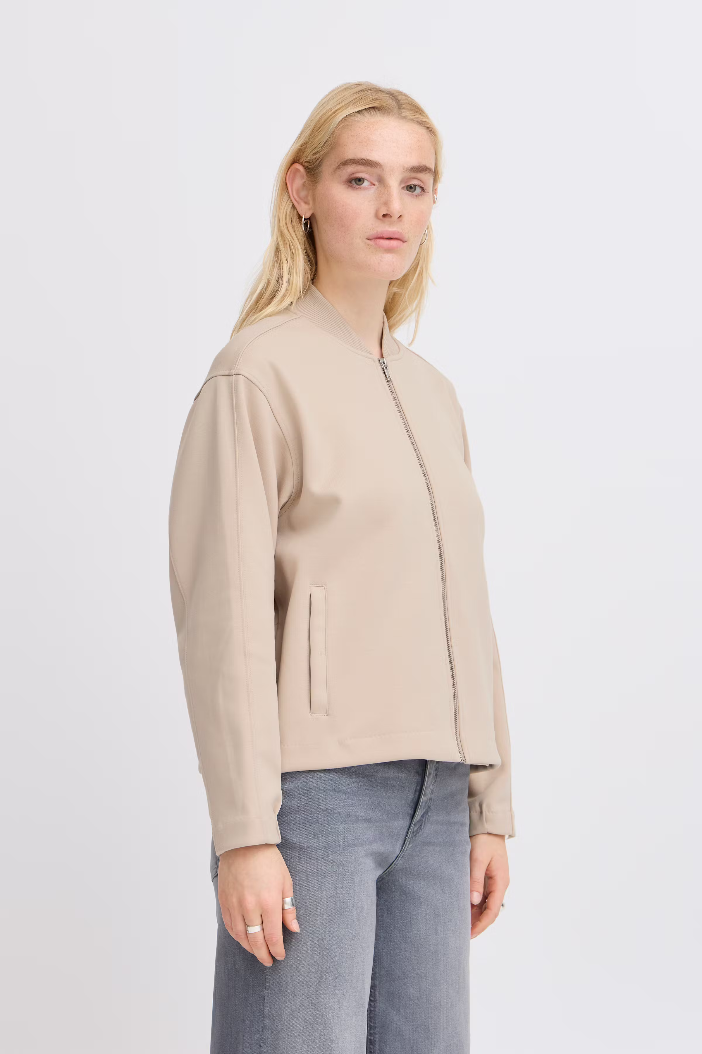 IHKATE Jas LOOKBOOK FRONT 20122548-151308