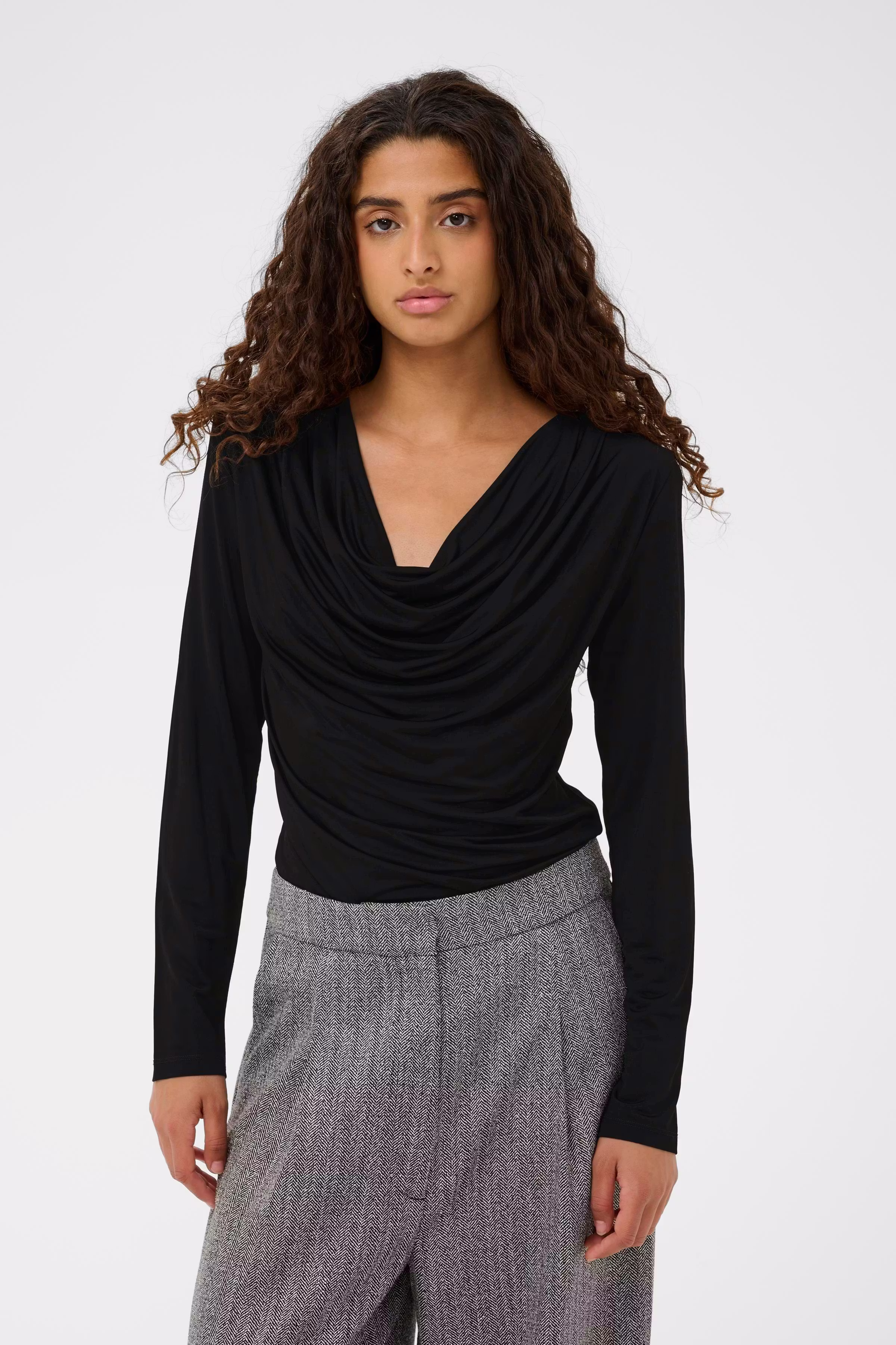 SLClara Bluse LOOKBOOK FRONT 30409117-194008