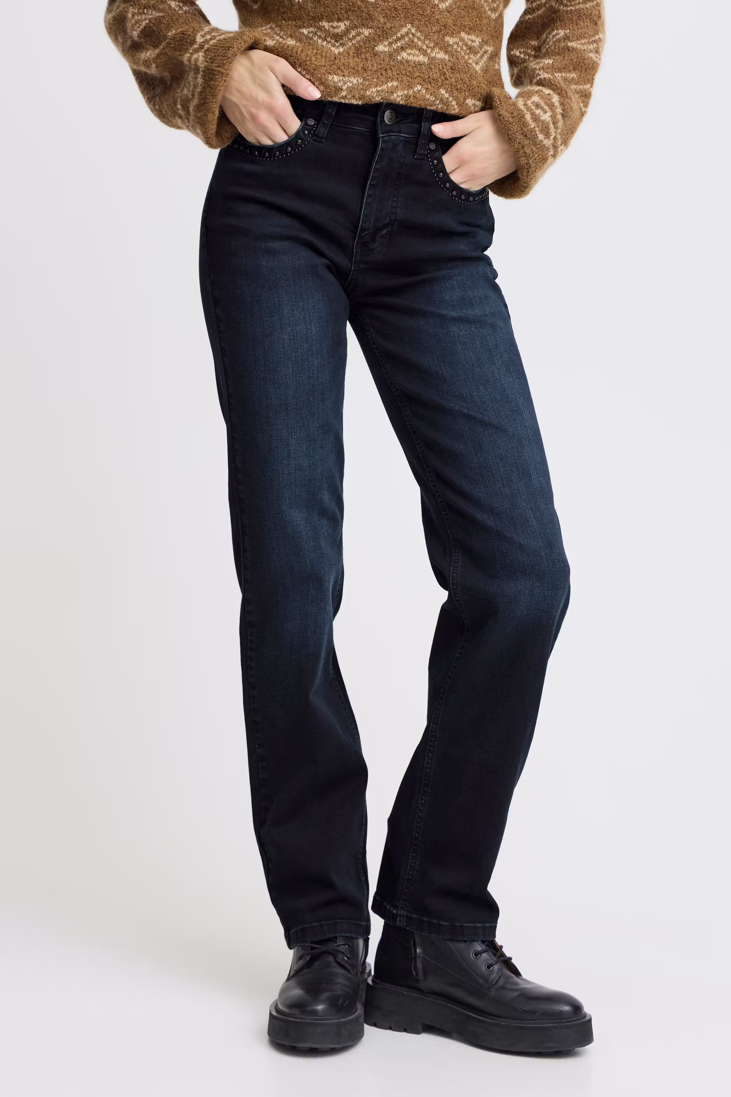 PZCARLY HW Jeans W Deco Straight Leg LOOKBOOK FRONT 50208258-201334