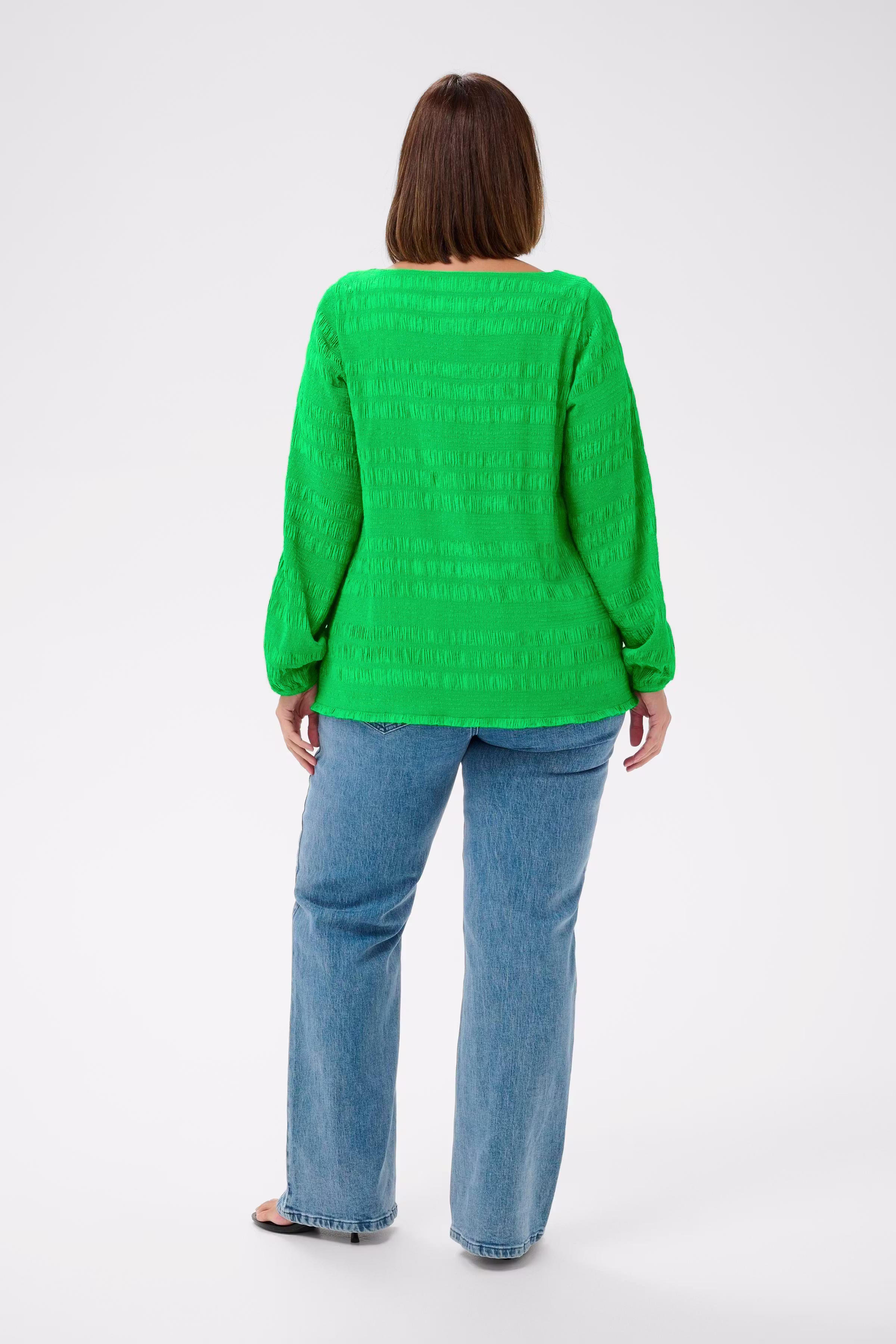 KCjourtney Blouse LOOKBOOK BACK 10584027-155534