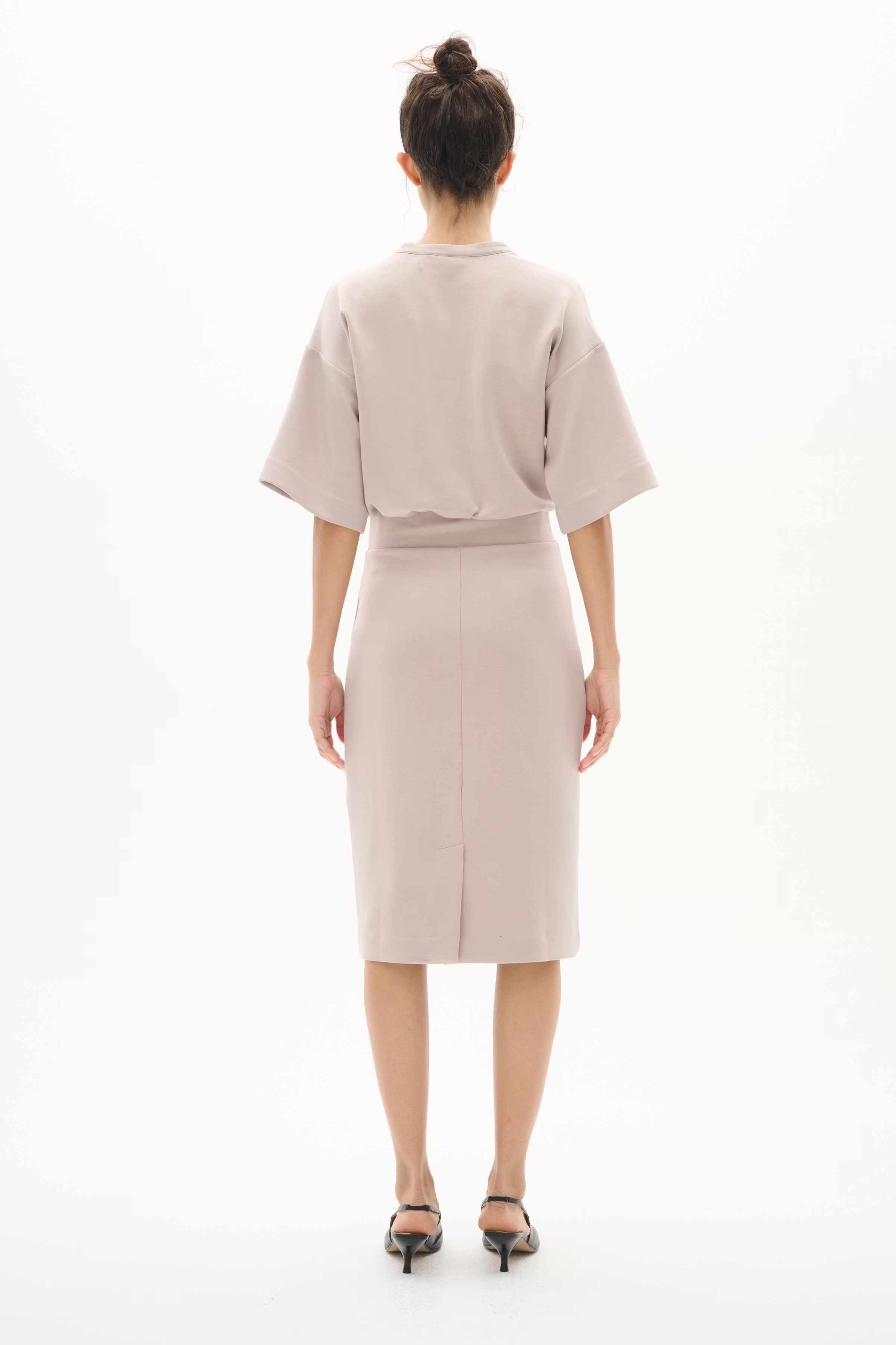 SubinaIW Vincent Kjole LOOKBOOK BACK 30110495-151506