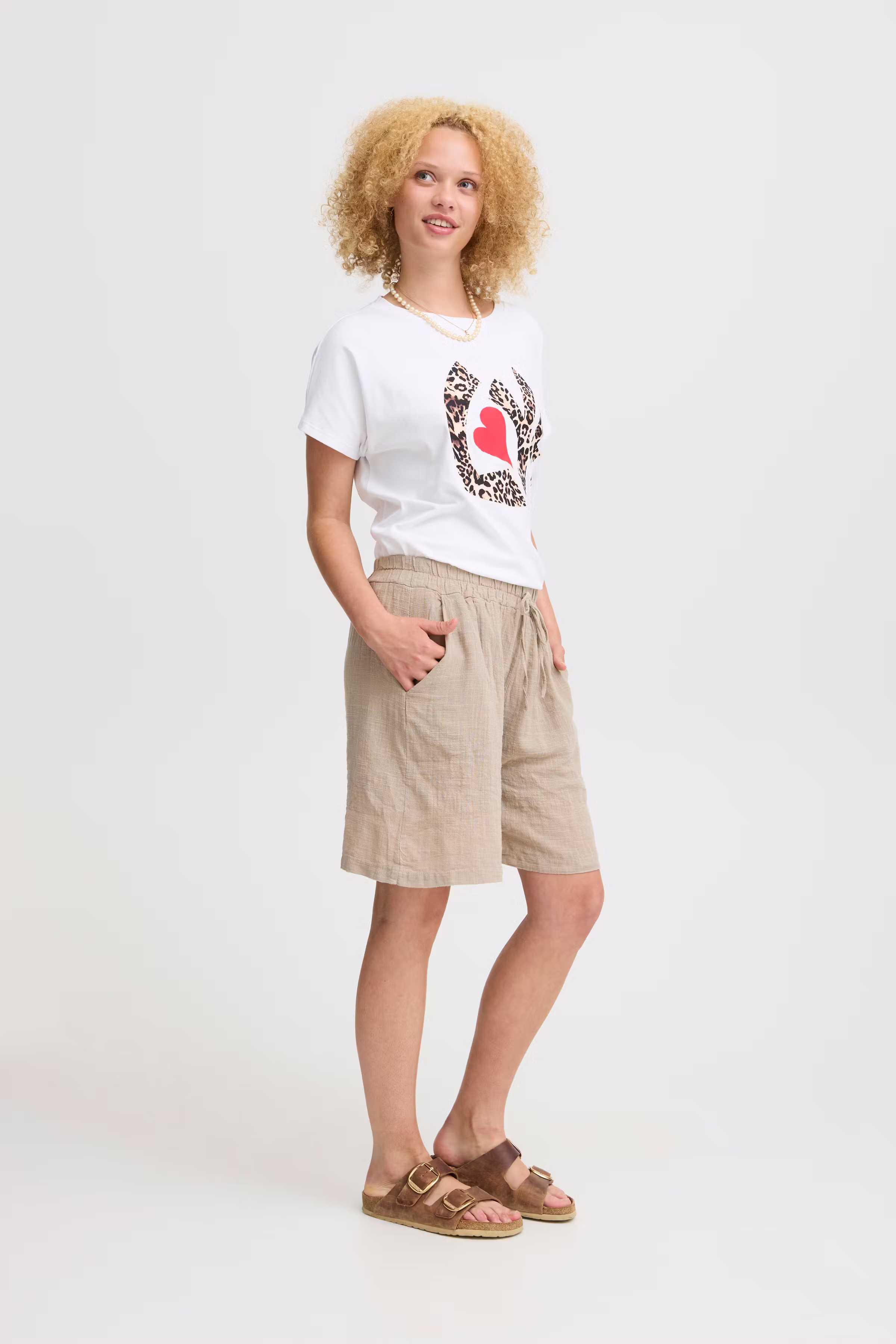 SBALEXA Shorts LOOKBOOK FRONT 22100661-130907