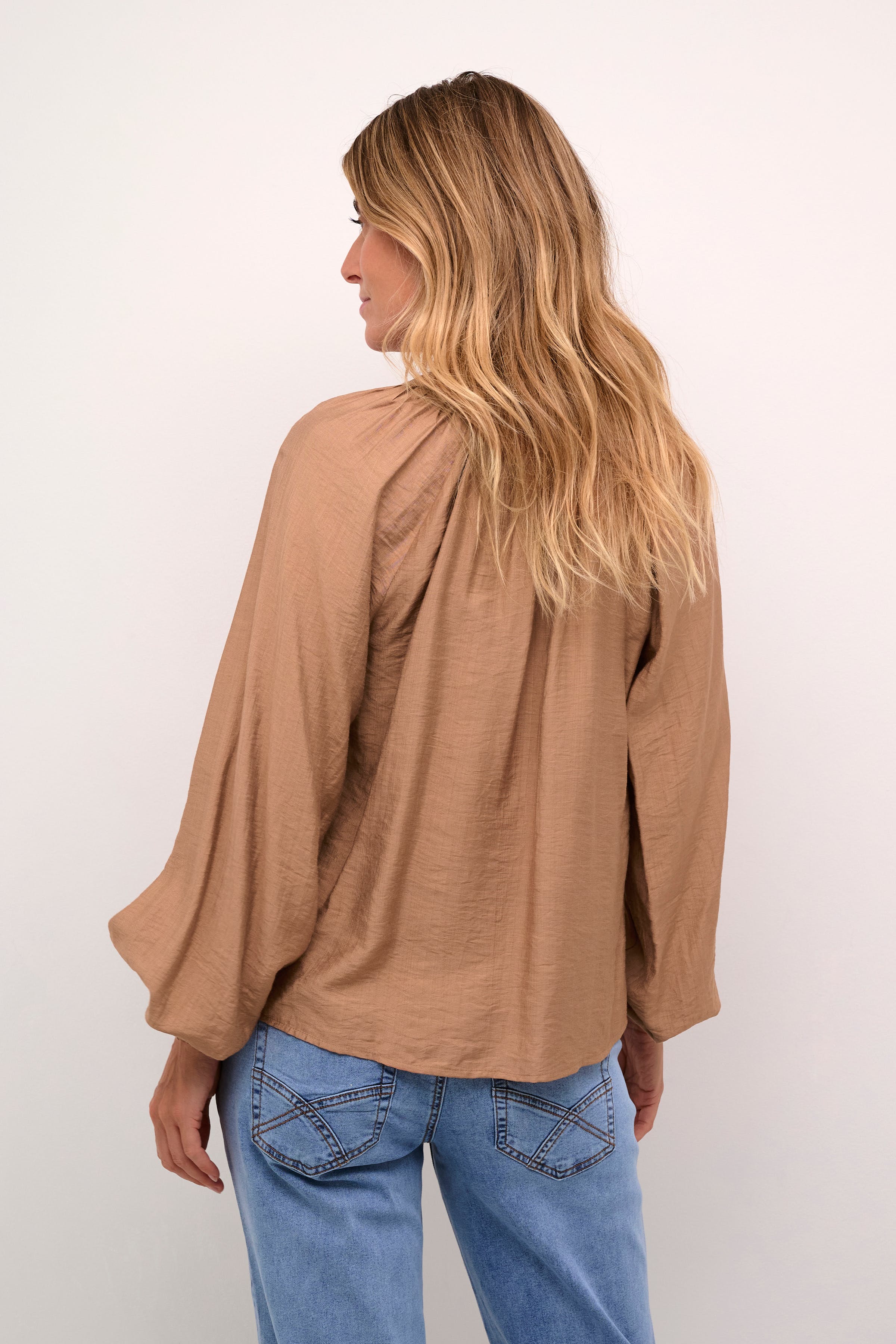 CRMila Blouse LOOKBOOK BACK 10613153-171324