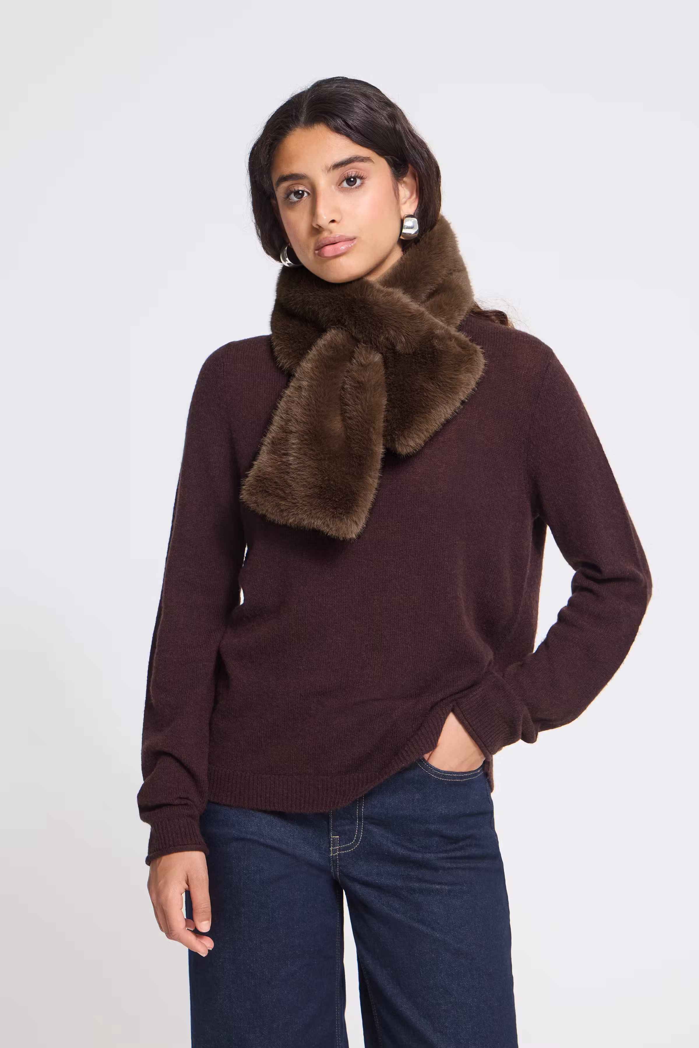 IAEBNA Skjerf LOOKBOOK FRONT 20127169-190915