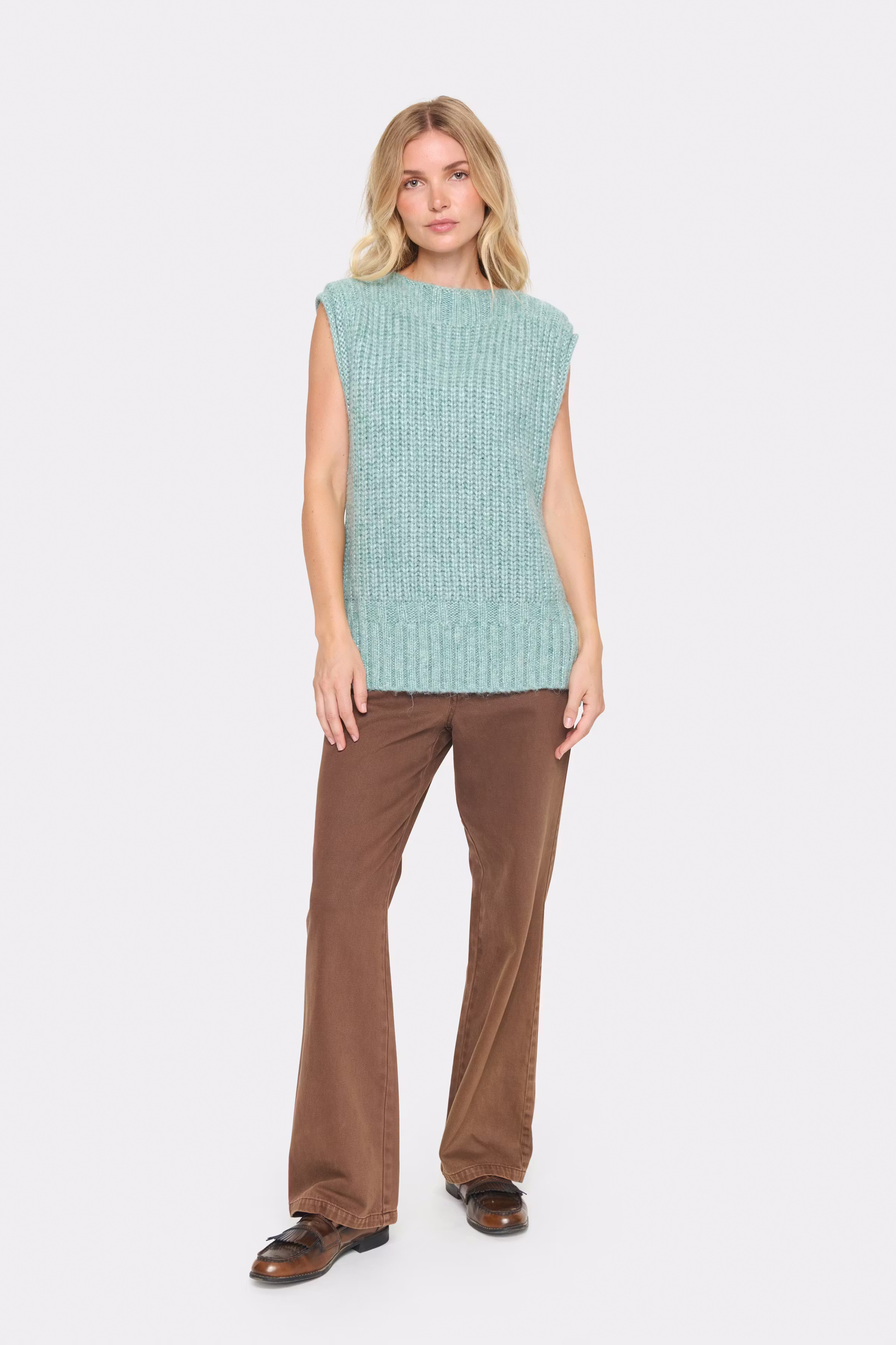 HailySZ Waistcoat LOOKBOOK FRONT 30513656-165106